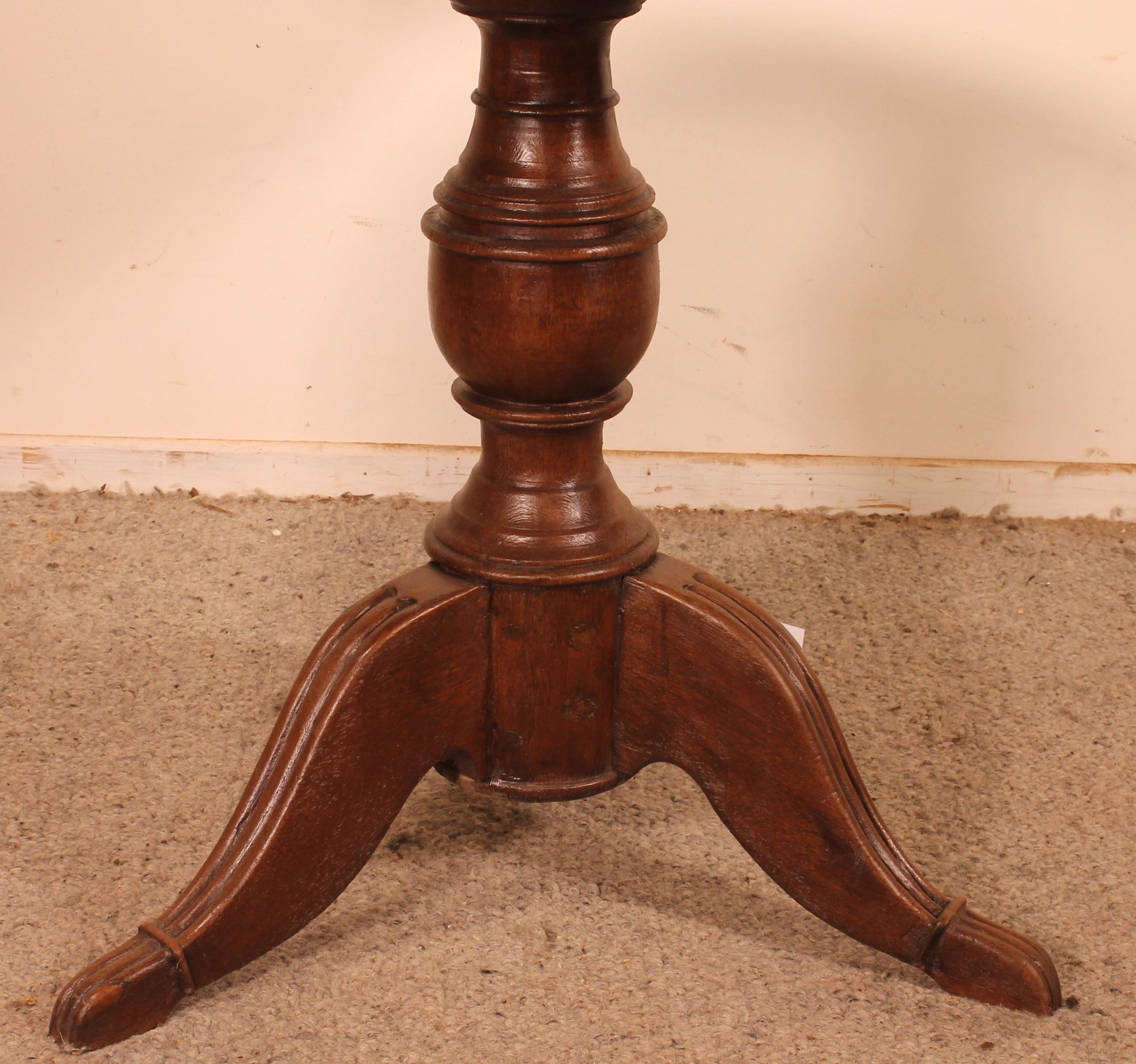 Portuguese Pedestal Table -19th Century In Good Condition For Sale In Brussels, Brussels