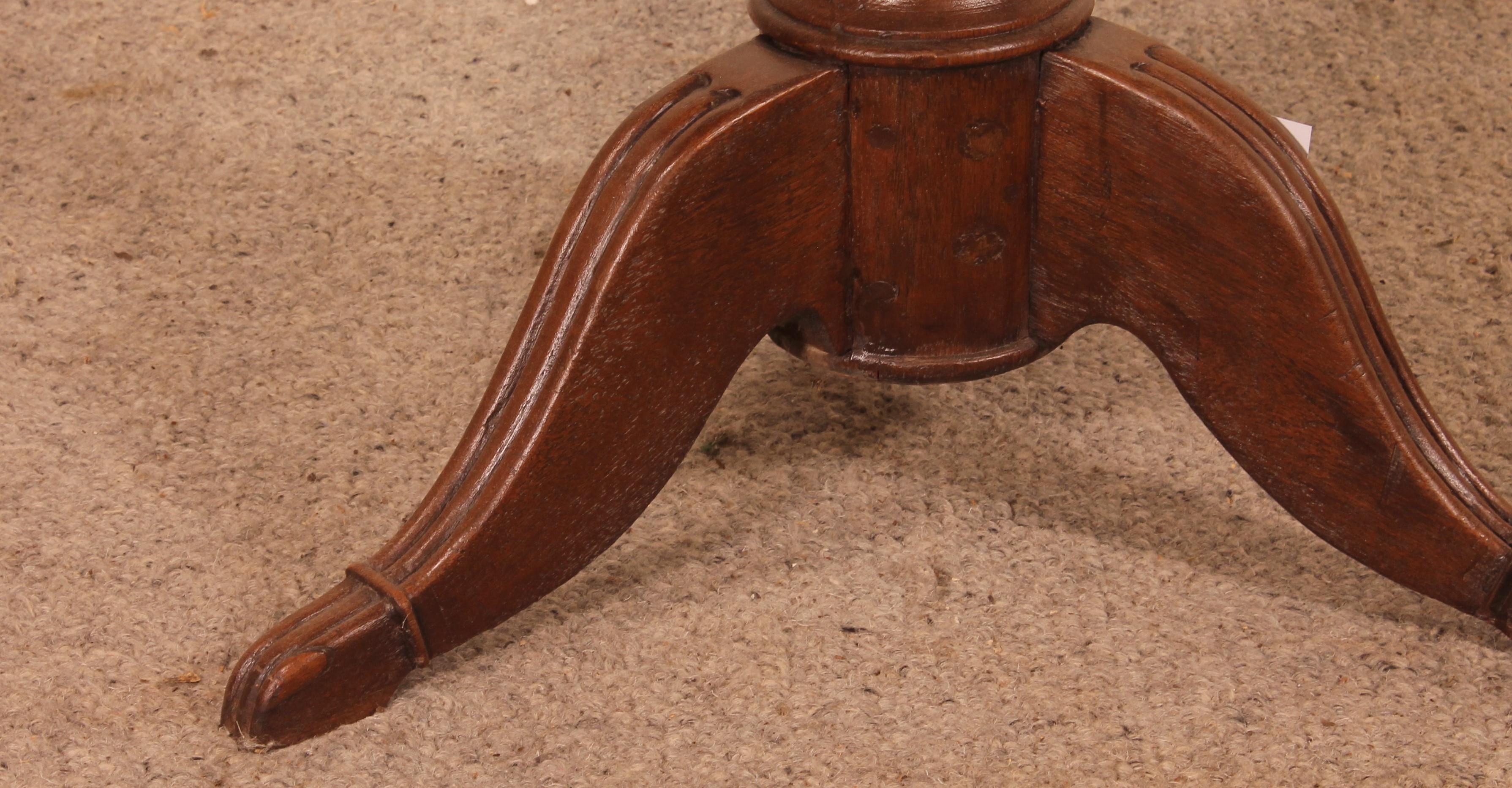 Portugiesischer Pedestal-Tisch - 19. Jahrhundert (Eichenholz) im Angebot