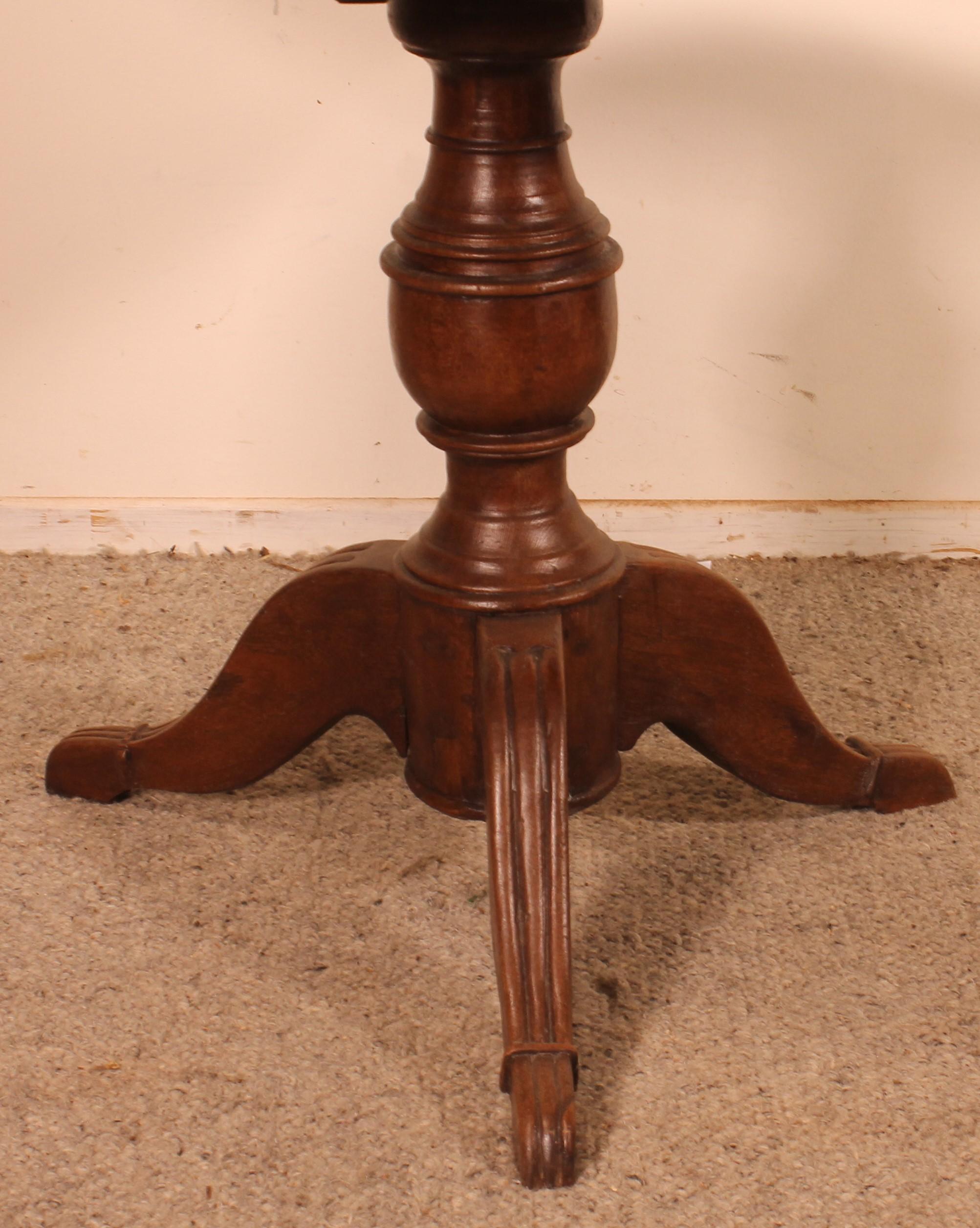 Portuguese Pedestal Table -19th Century For Sale 1