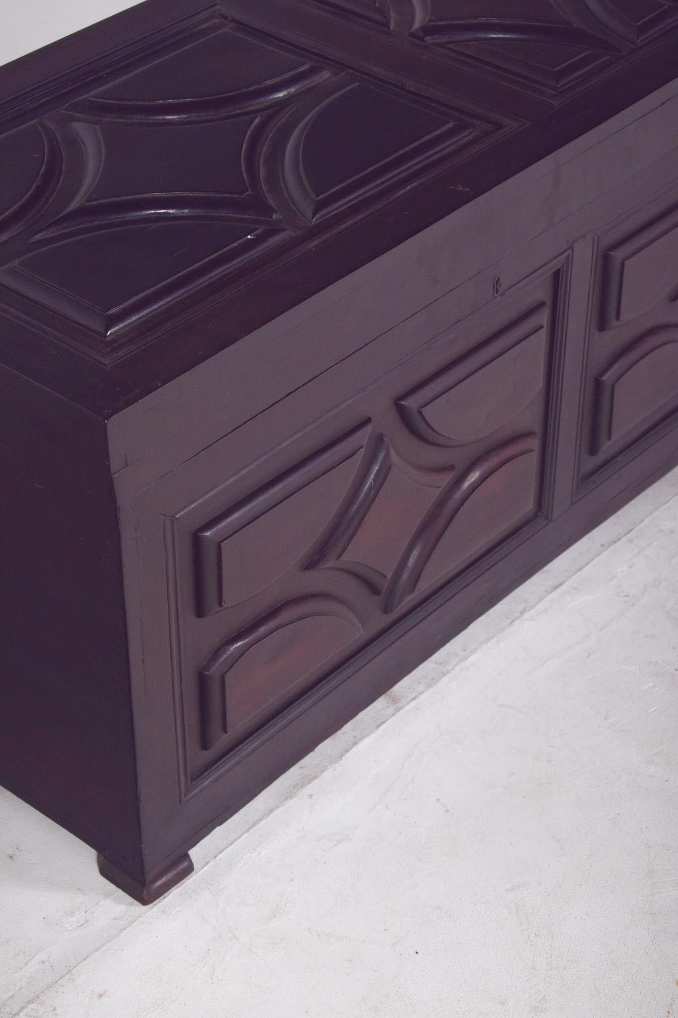 Fine XX secolo Cassapanca in legno imbottita in pino portoghese in vendita