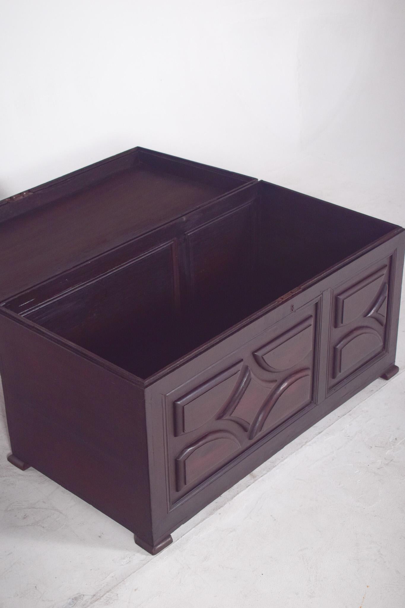 Cassapanca in legno imbottita in pino portoghese in vendita 2