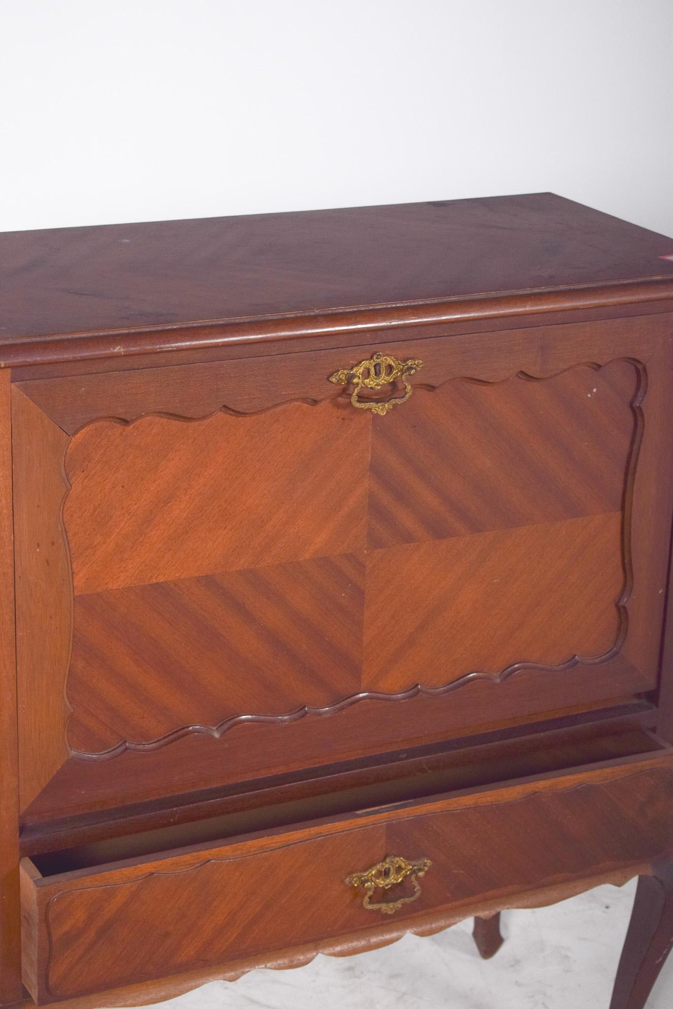 Mueble Bar Portugués Estilo Queen Anne en venta 1