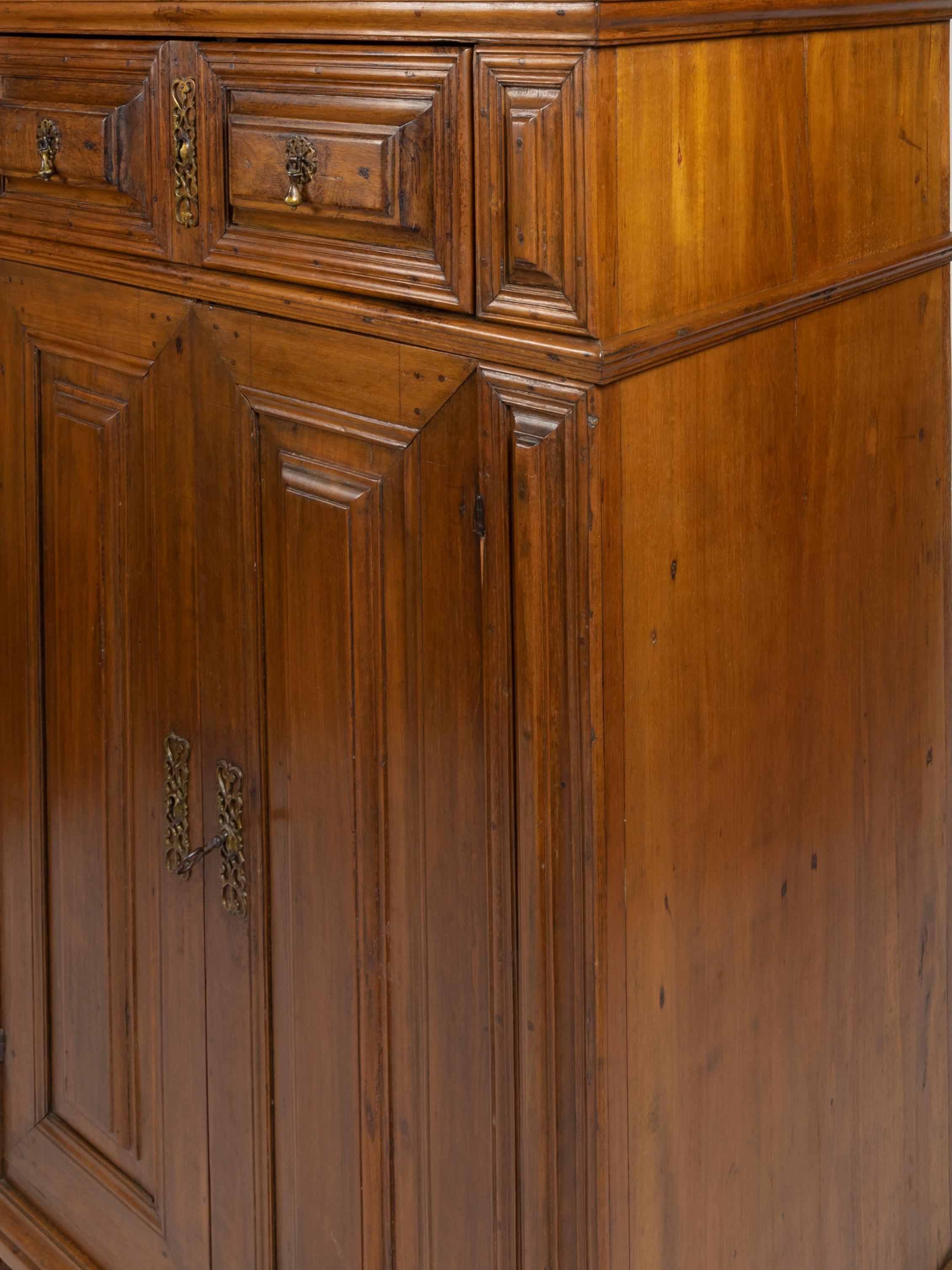 Bois Cabinet de la Renaissance portugaise, 17ème siècle en vente