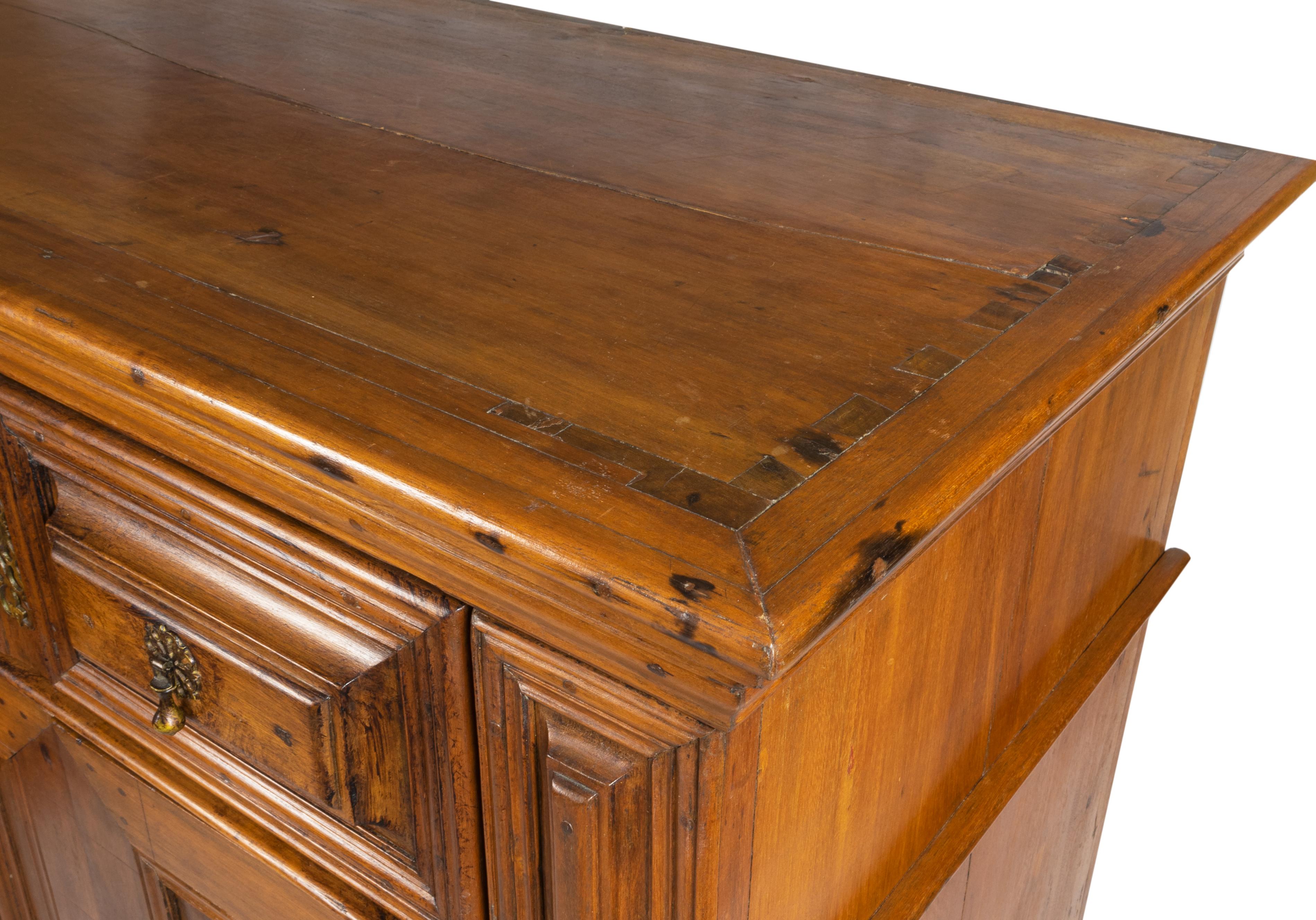 Cabinet de la Renaissance portugaise, 17ème siècle en vente 1