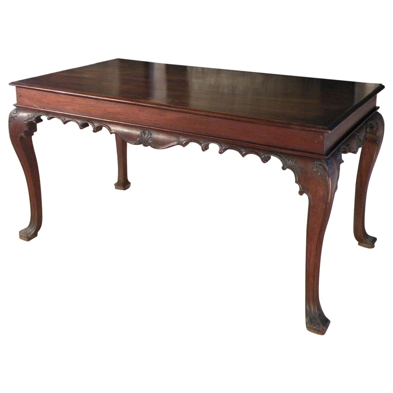 Table console / table d'appoint portugaise rococo en acajou du 18ème siècle