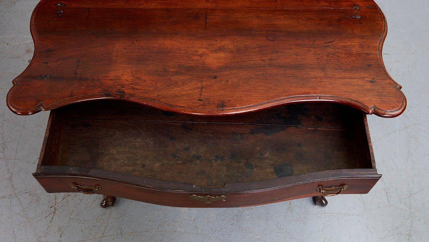 Portuguese Rococo Rosewood Side Table For Sale 7