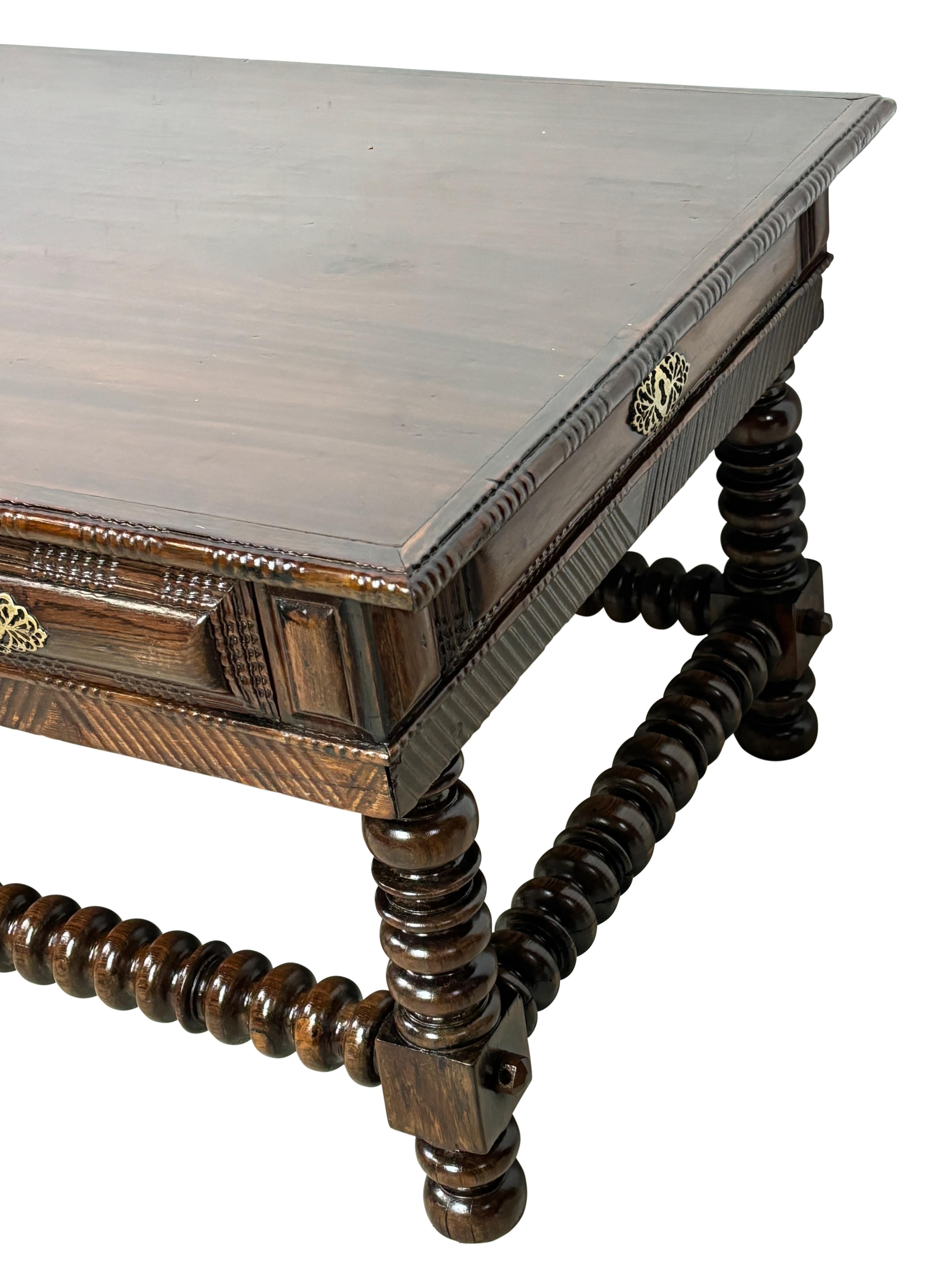 Portugiesischer Couchtisch aus Palisanderholz im Angebot 5