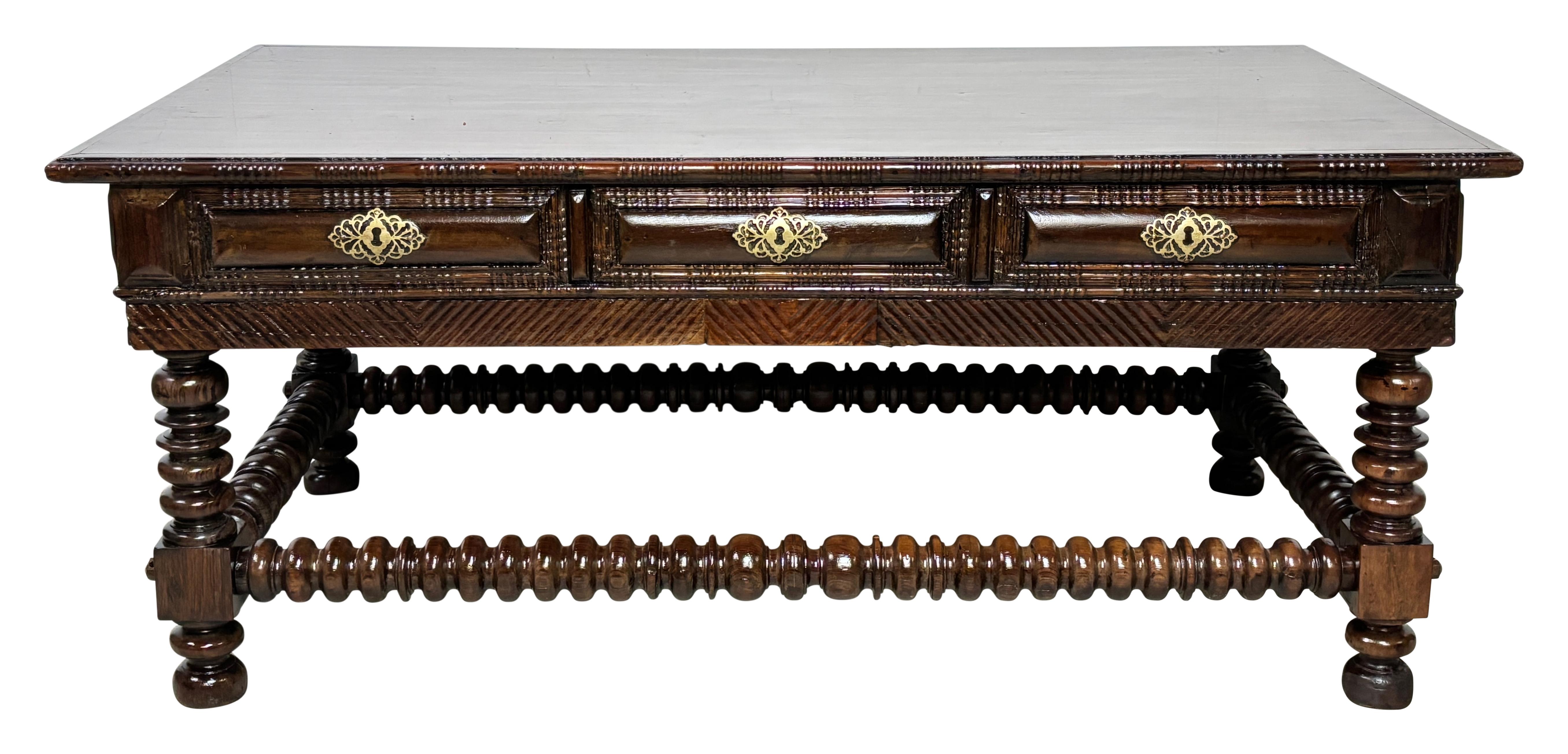 Portugiesischer Couchtisch aus Palisanderholz im Angebot 1