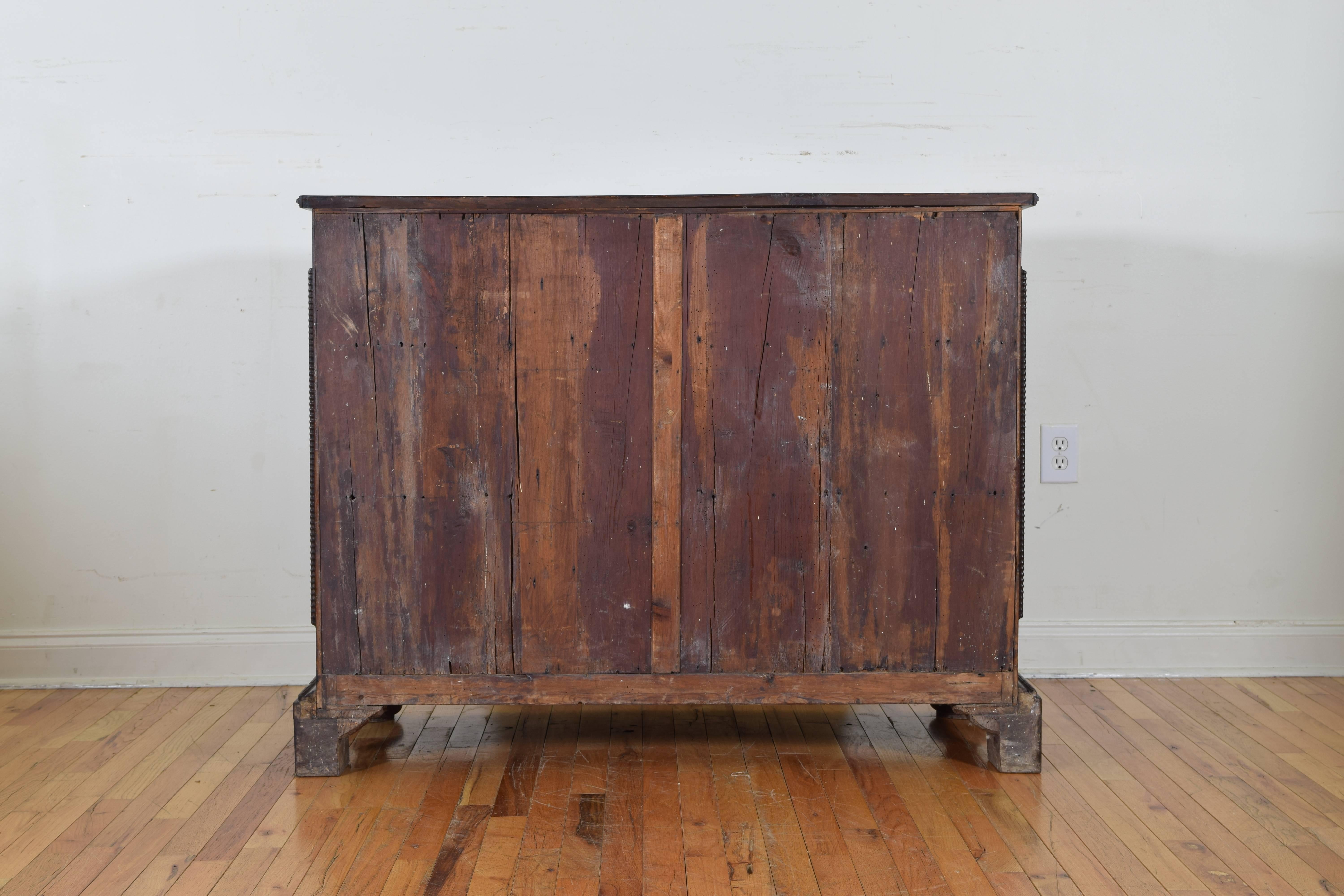Portuguese Rosewood Four-Drawer Commode, 18th Century 7