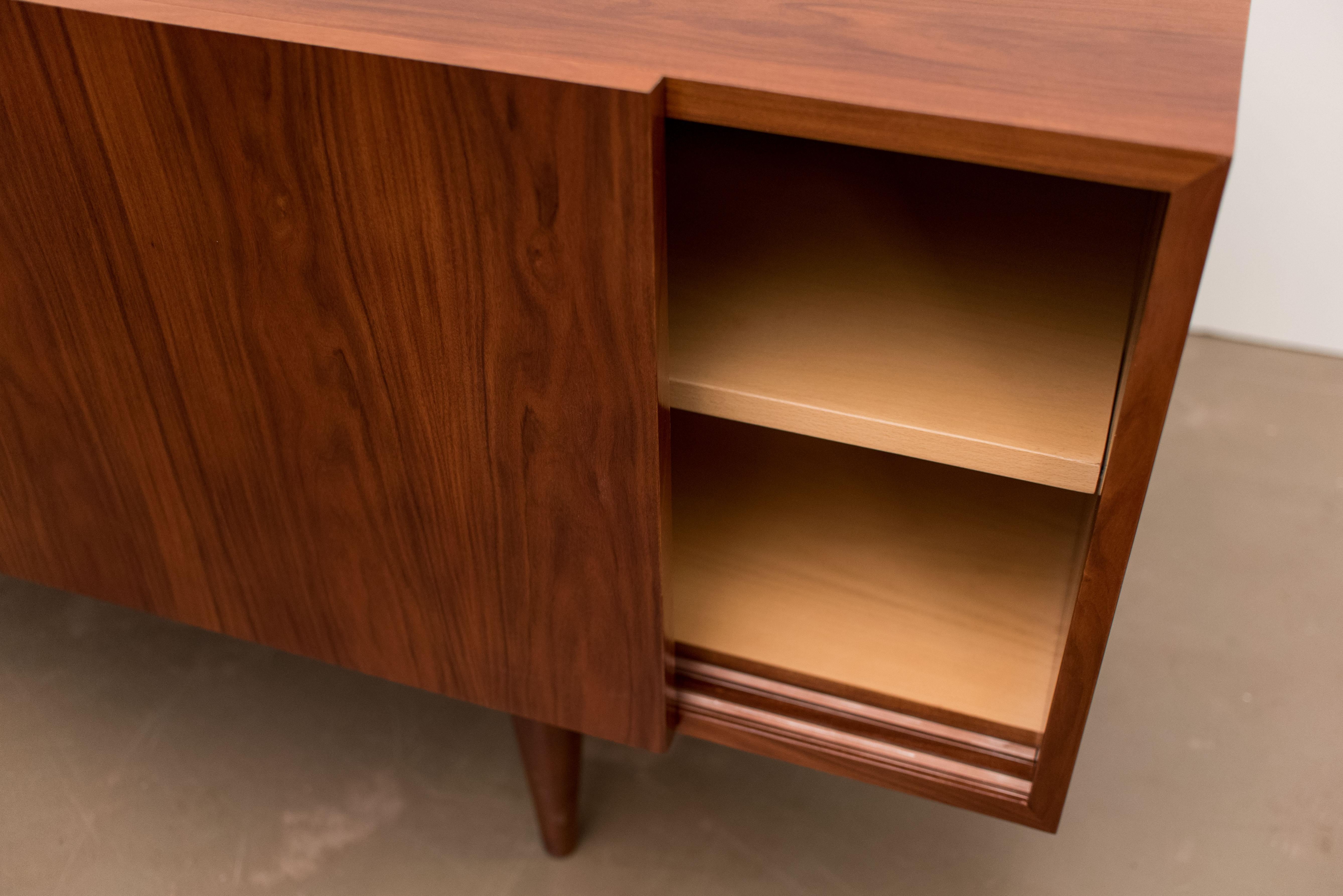 Portuguese Rosewood Sideboard im Zustand „Neu“ in Porto, PT