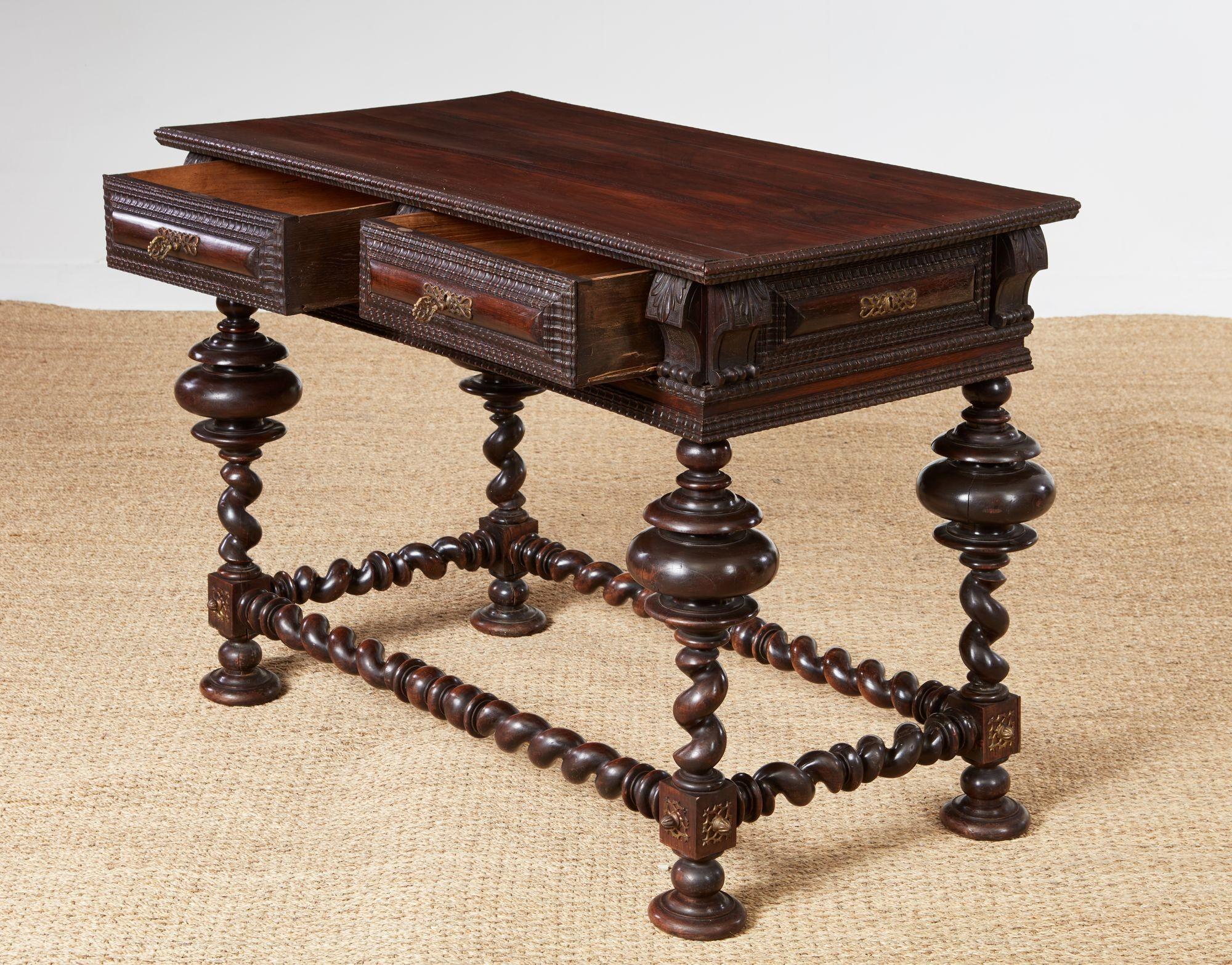 XIXe siècle Table à écrire portugaise en bois de rose en vente
