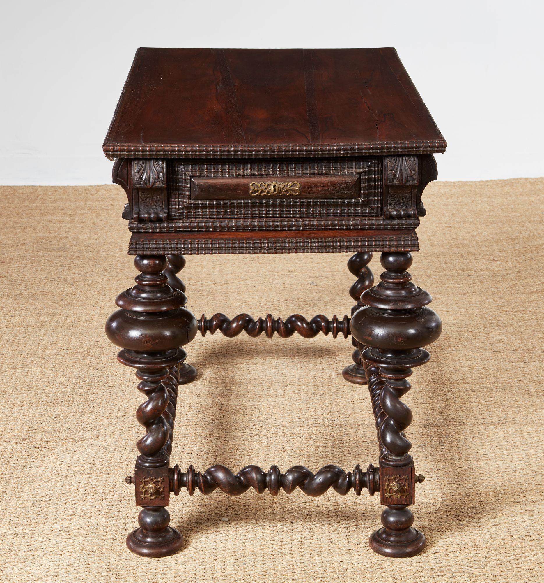 Bois de rose Table à écrire portugaise en bois de rose en vente