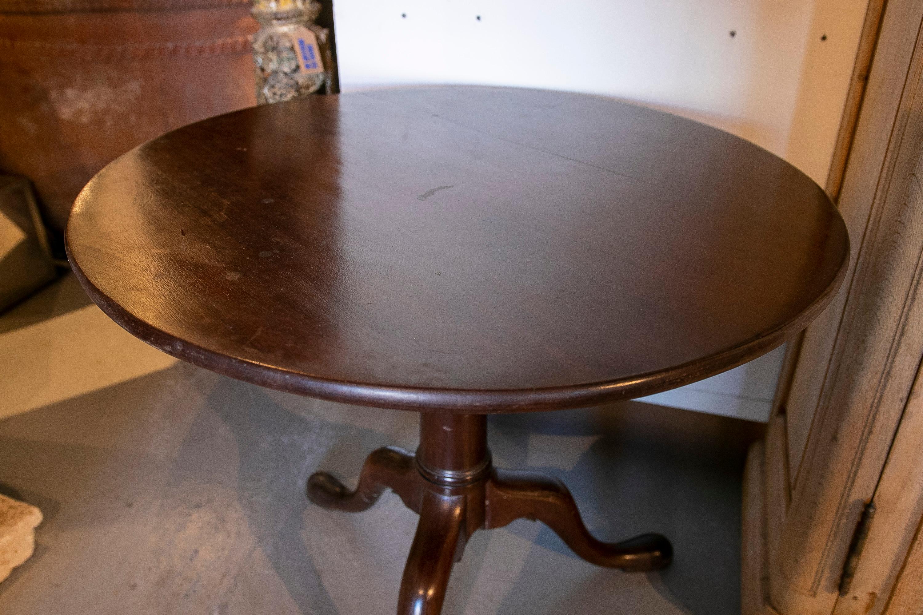 Portuguese Round Auxiliary Table For Sale 3