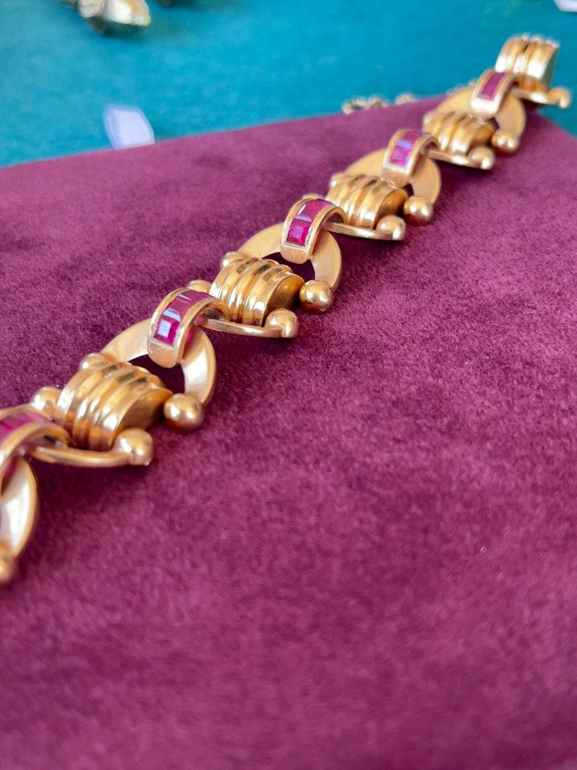 Art Deco Rubies and Yellow Gold Chain Portuguese Articulated Bracelet For Sale 2