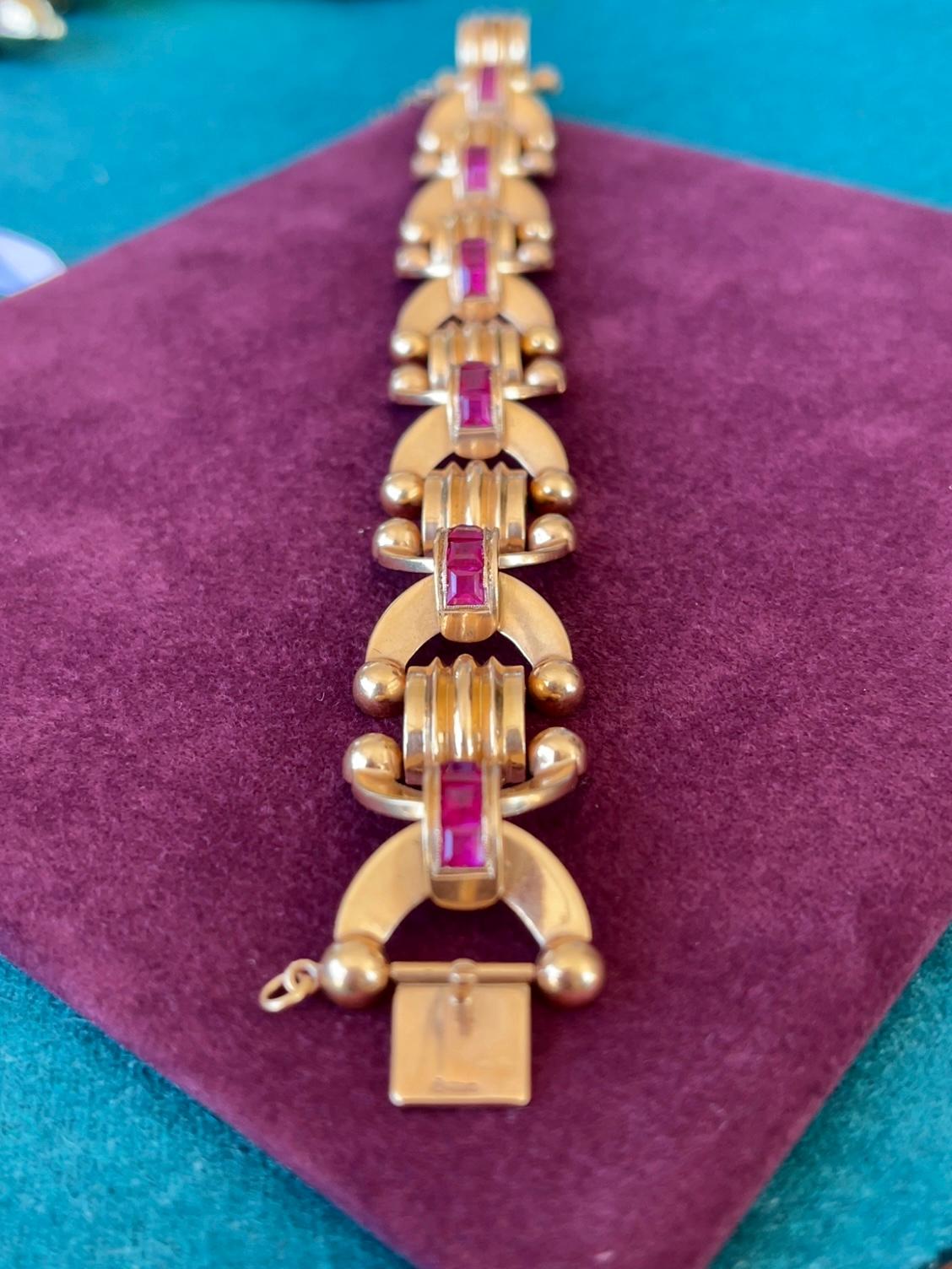 Art Deco Rubies and Yellow Gold Chain Portuguese Articulated Bracelet For Sale 3