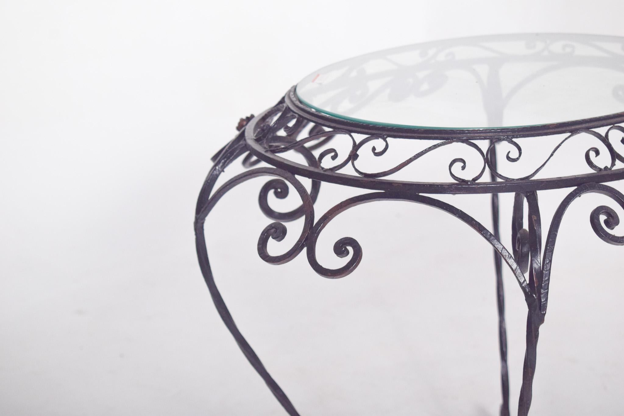 Portuguese Rustic Oval Table in Iron For Sale 3