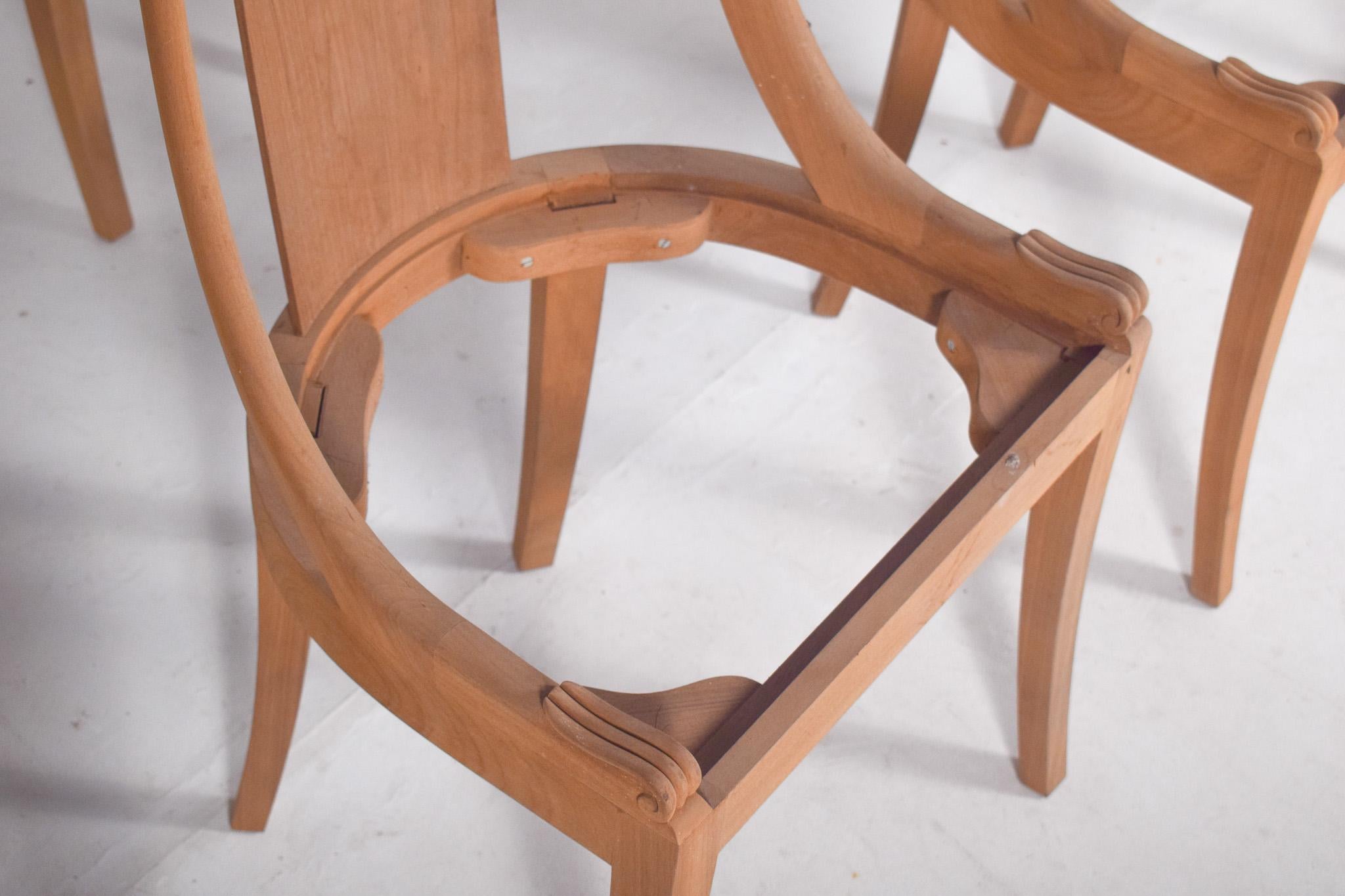 Legno Set di otto sedie da pranzo portoghesi in stile Deco in vendita
