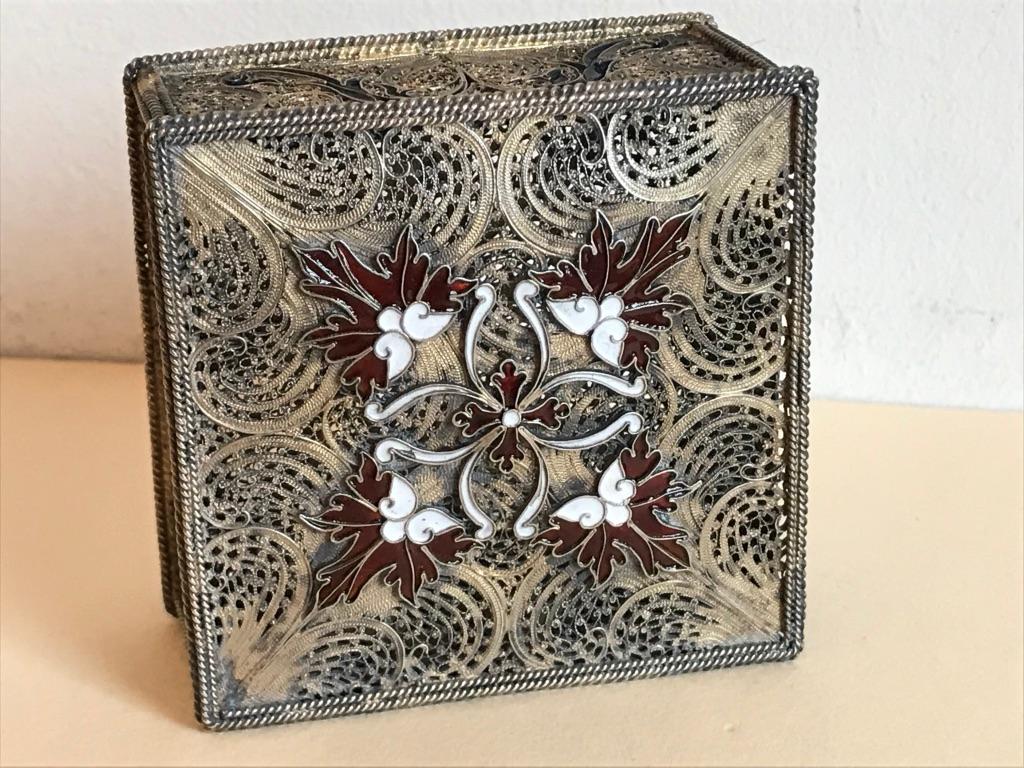 Portuguese Silver Filigree and Enamel Box with Gold Wash For Sale 2