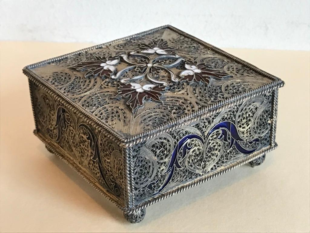 Art Nouveau Portuguese Silver Filigree and Enamel Box with Gold Wash For Sale