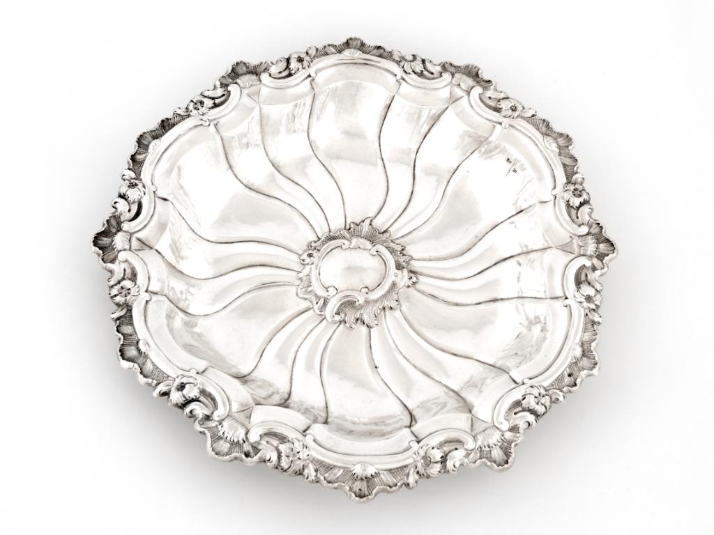Portugiesischer Silbersaltar, gehämmert, Herrschaft von König José I. (1750-1777) im Angebot 4
