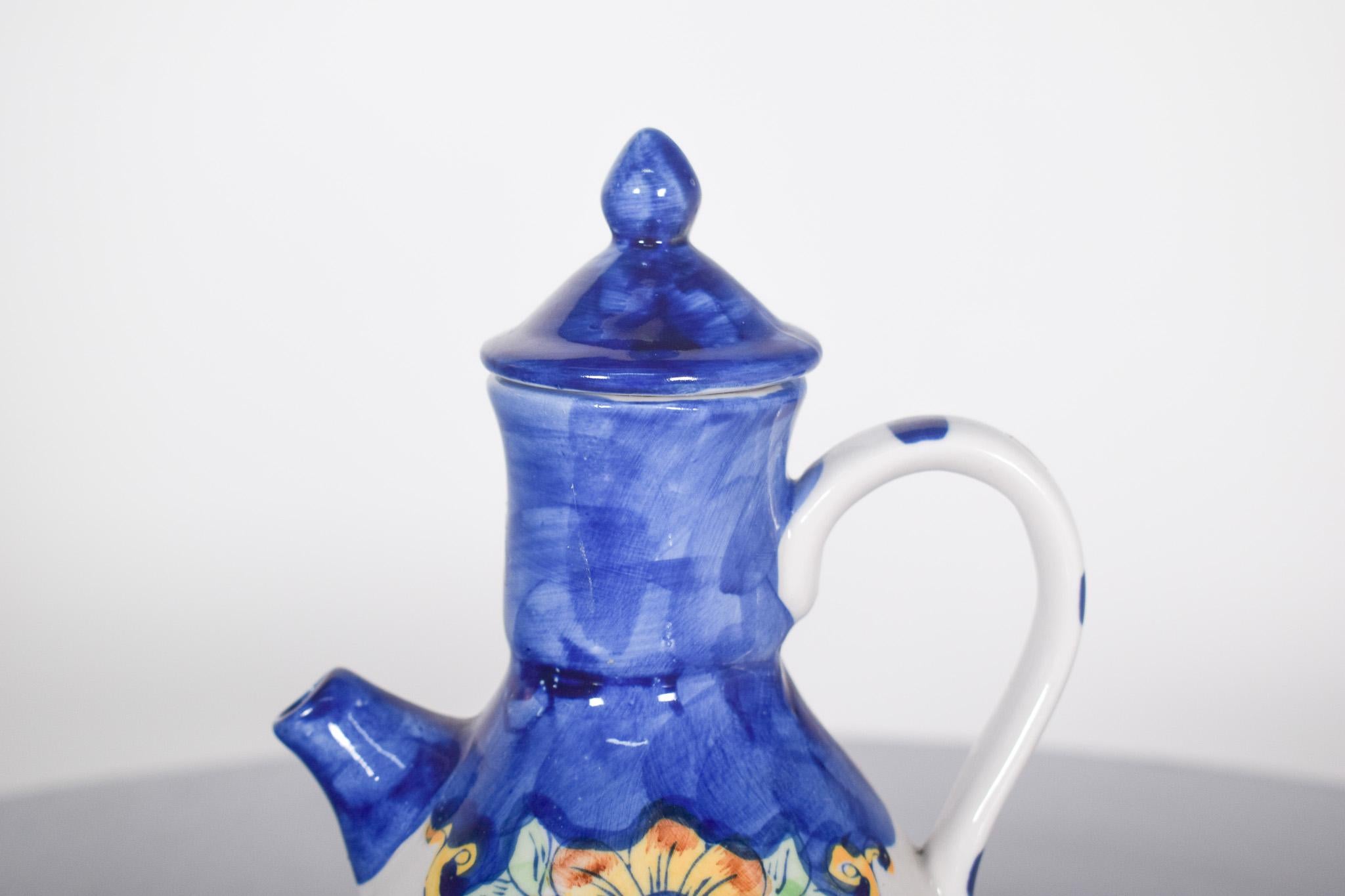 Mid-Century moderno Piccolo vaso portoghese in ceramica con coperchio in vendita