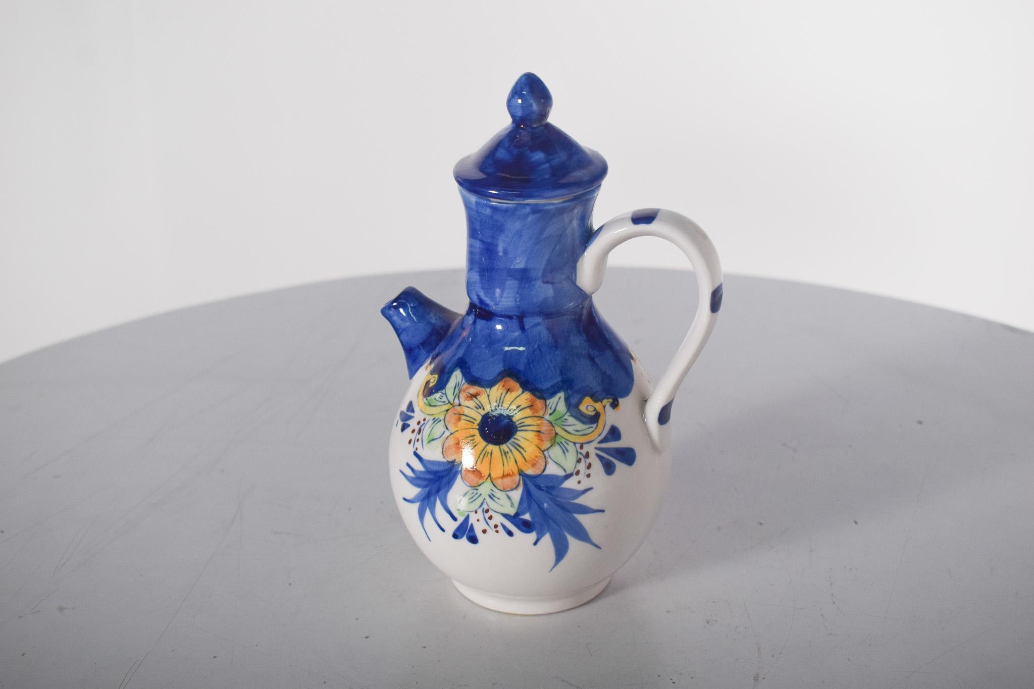 Piccolo vaso portoghese in ceramica con coperchio In condizioni discrete in vendita a Lisboa, Lisboa