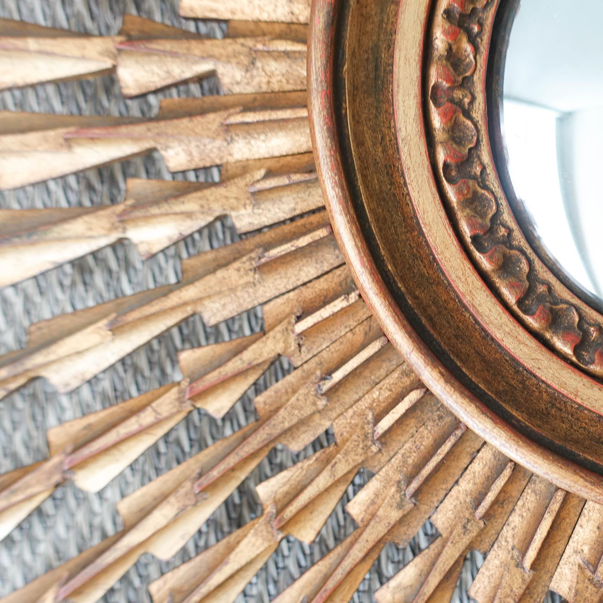 Portuguese Sunburst Gilded Wood Convex Mirror, 1950s In Good Condition For Sale In Lisboa, PT