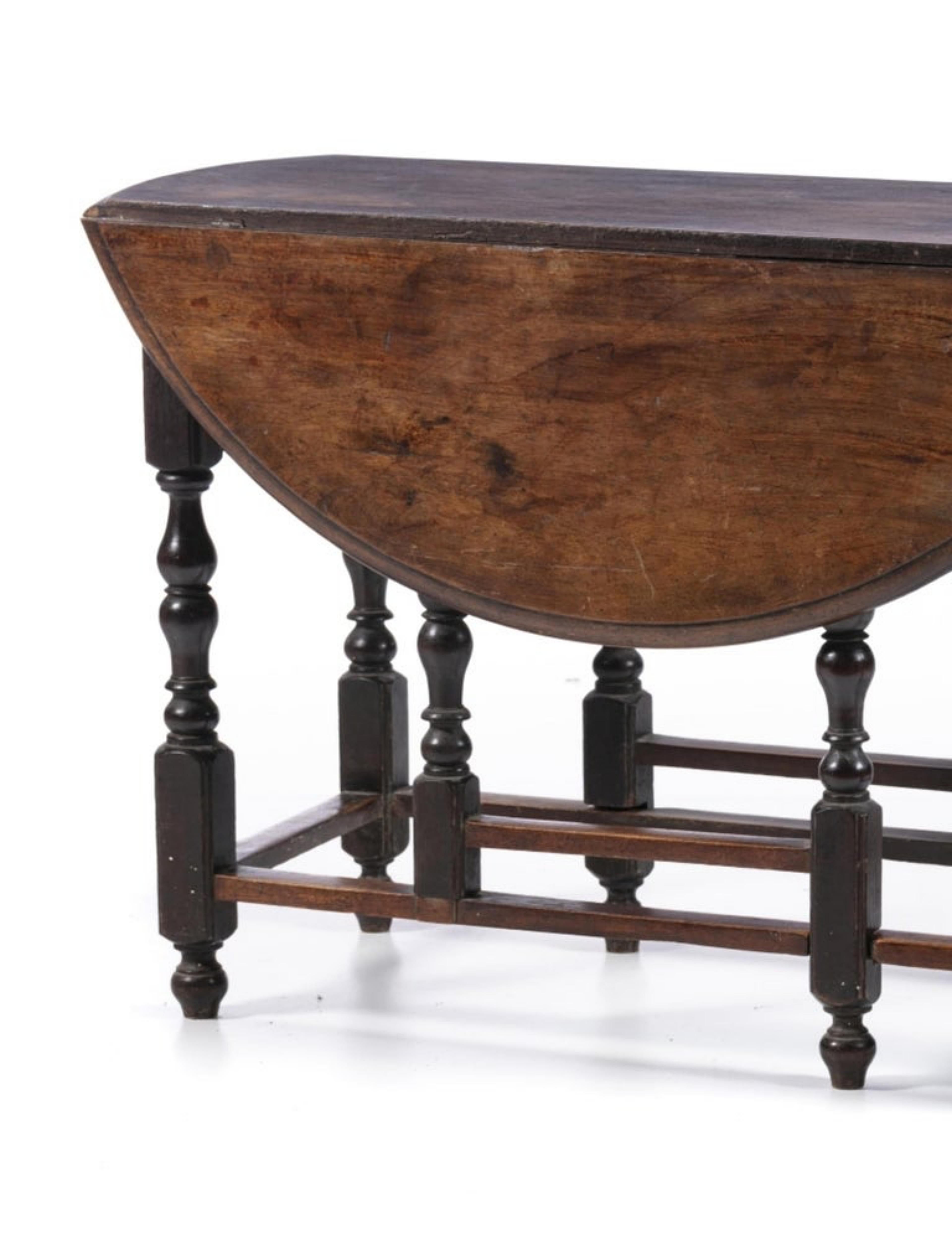 Baroque Table à onglets portugaise du 17e siècle en vente