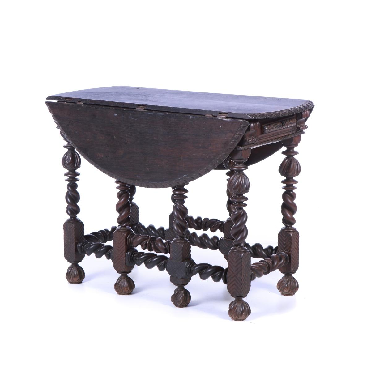 Fait main Table de table portugaise du XVIIe siècle