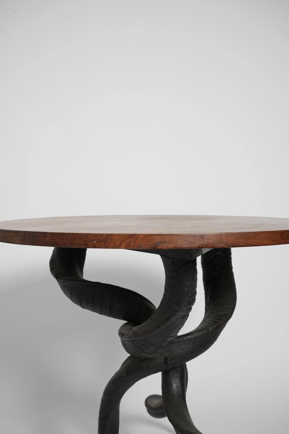 Mid-20th Century Portuguese table with black horns. For Sale