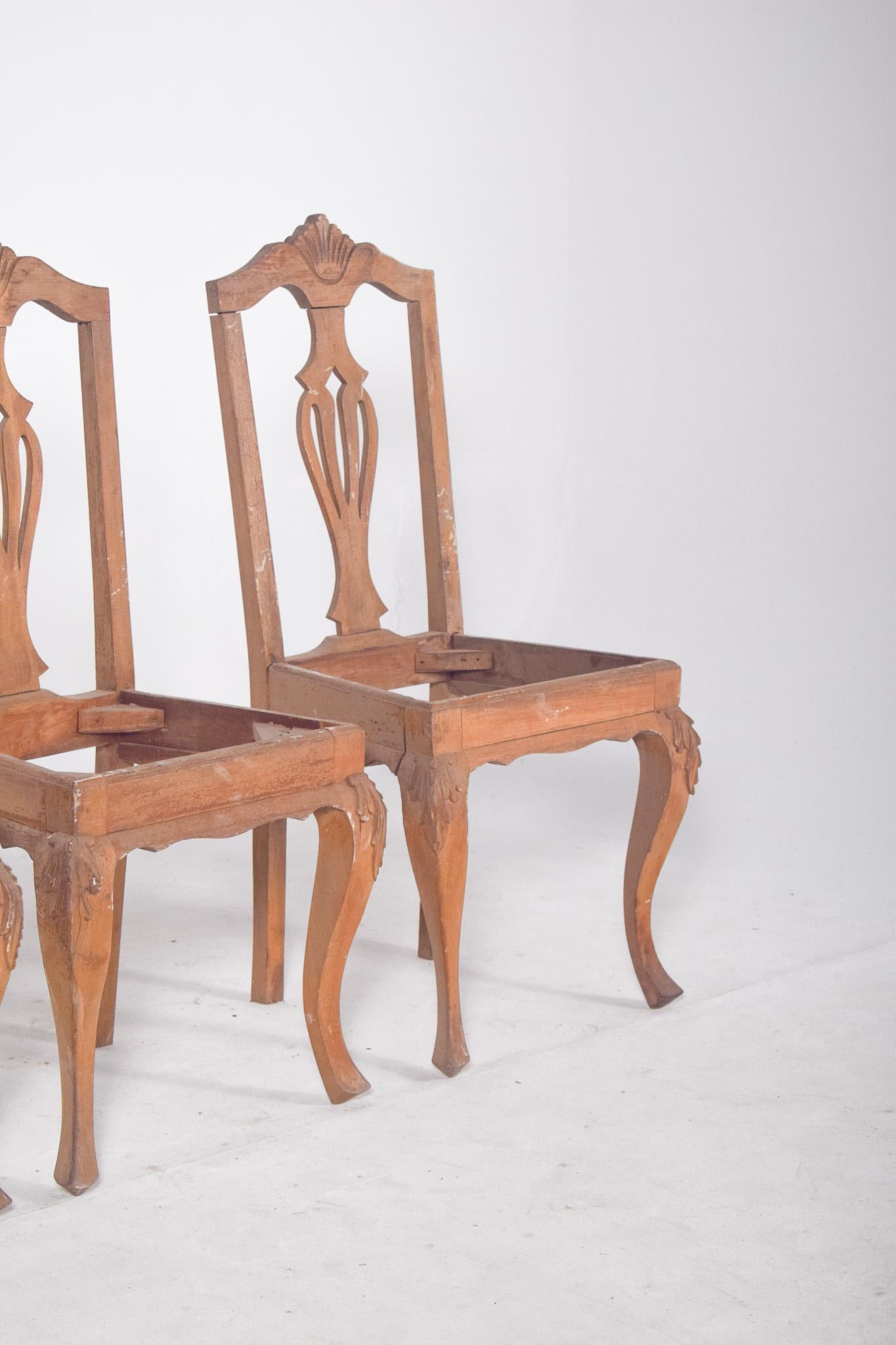 Legno Portoghese Tre sedie da pranzo con schienale alto in vendita