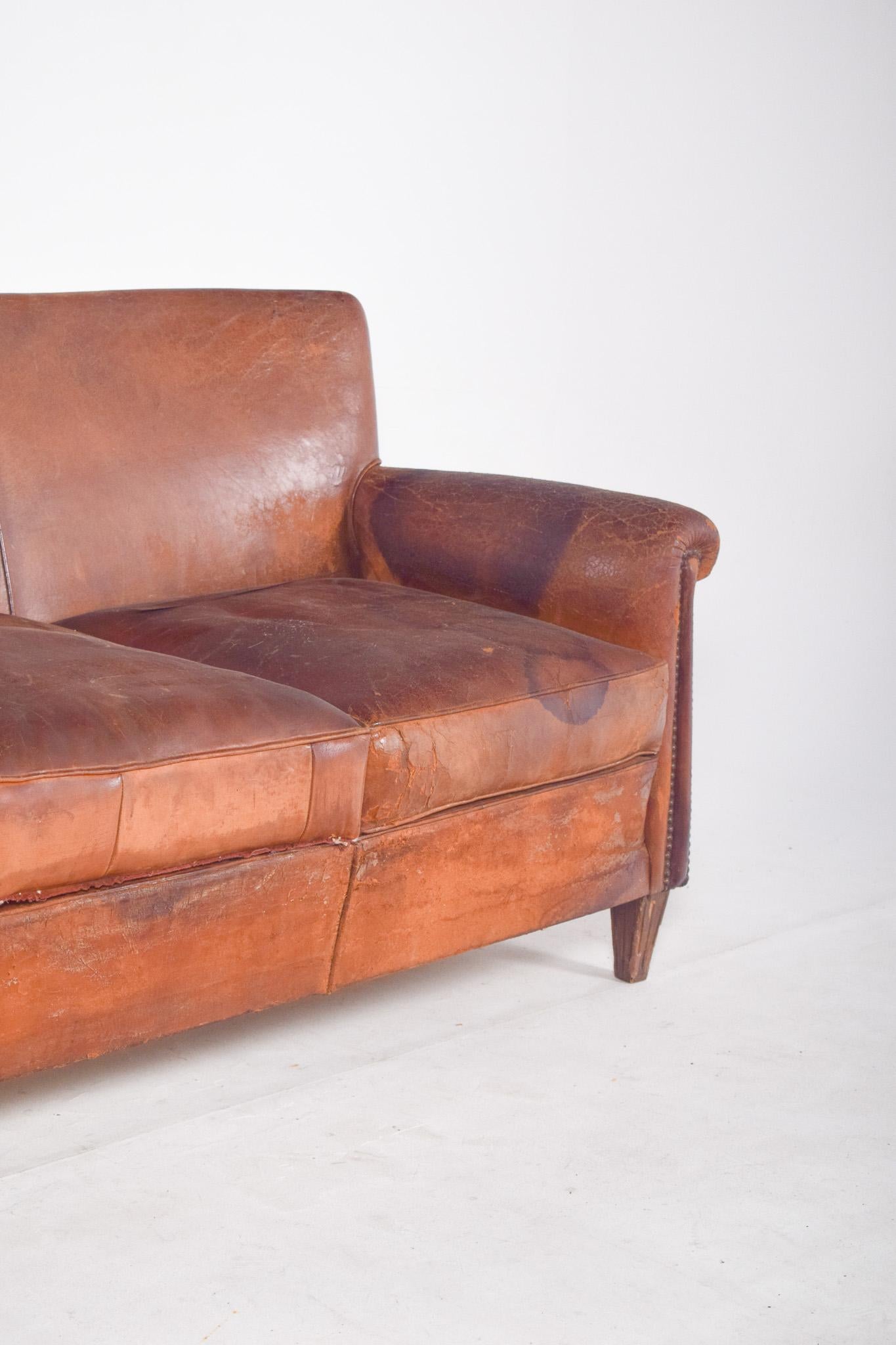 Portuguese Three-Seater Sofa Brown Leather Abîmé - En vente à Lisboa, Lisboa