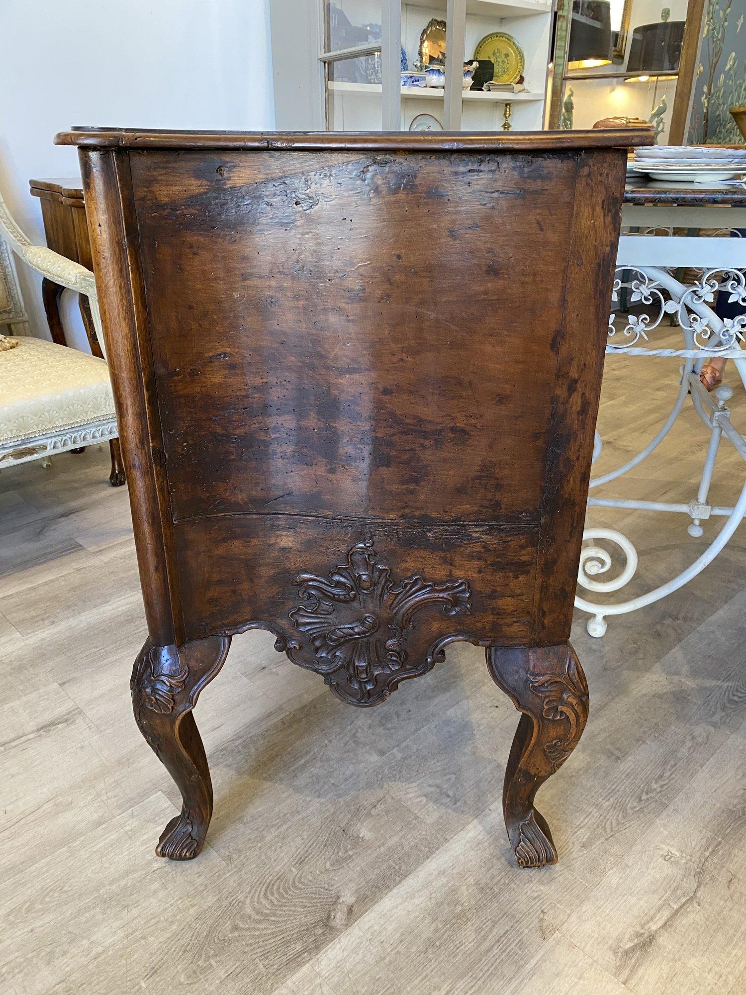 Carved Portuguese Walnut Commode, 18th Century, Fine Carving