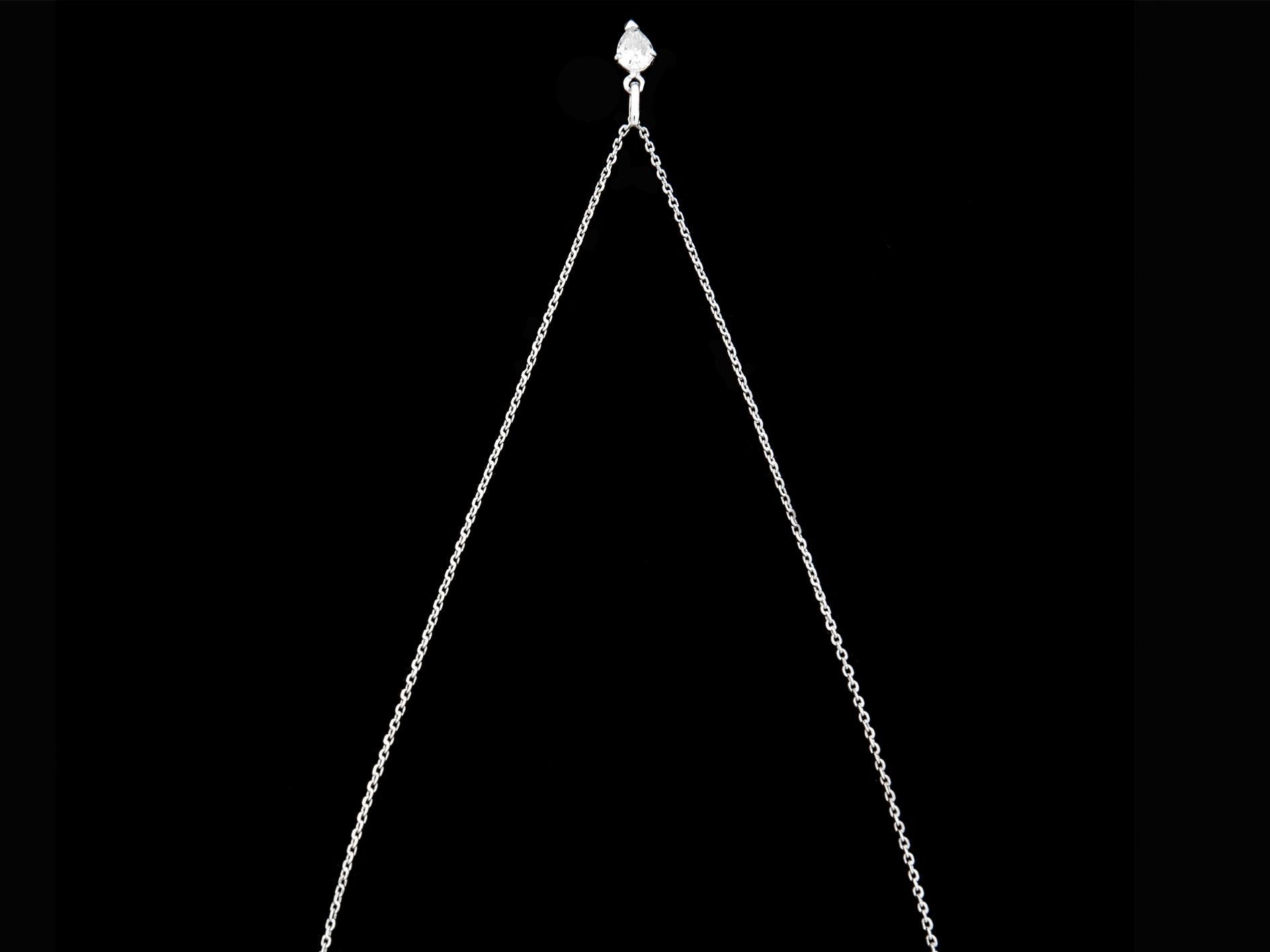 Collier pendentif en or blanc portugais avec diamant en forme de poire de 0,7ct en vente 3