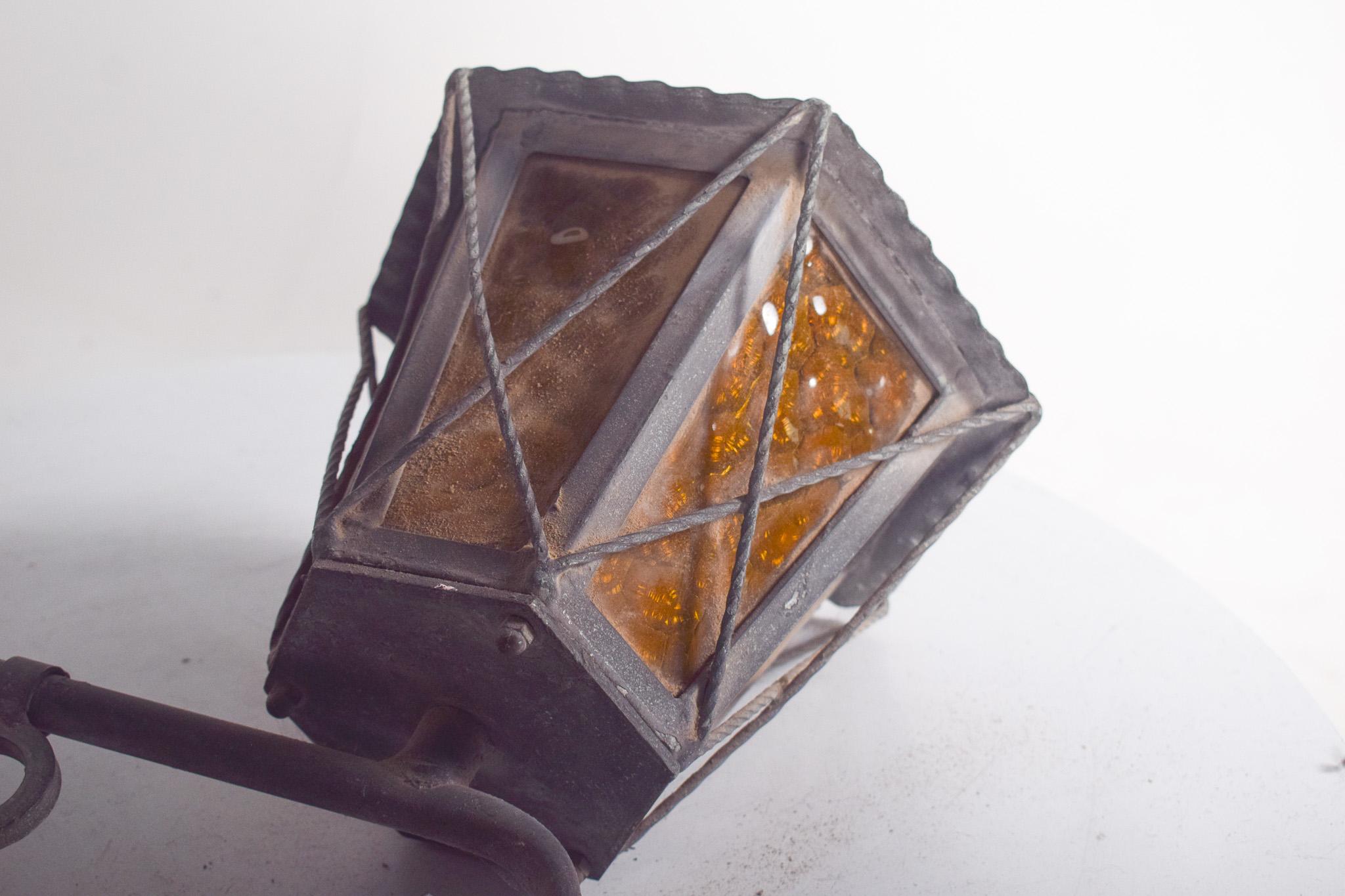 Lampada da strada portoghese in ferro battuto In condizioni discrete in vendita a Lisboa, Lisboa
