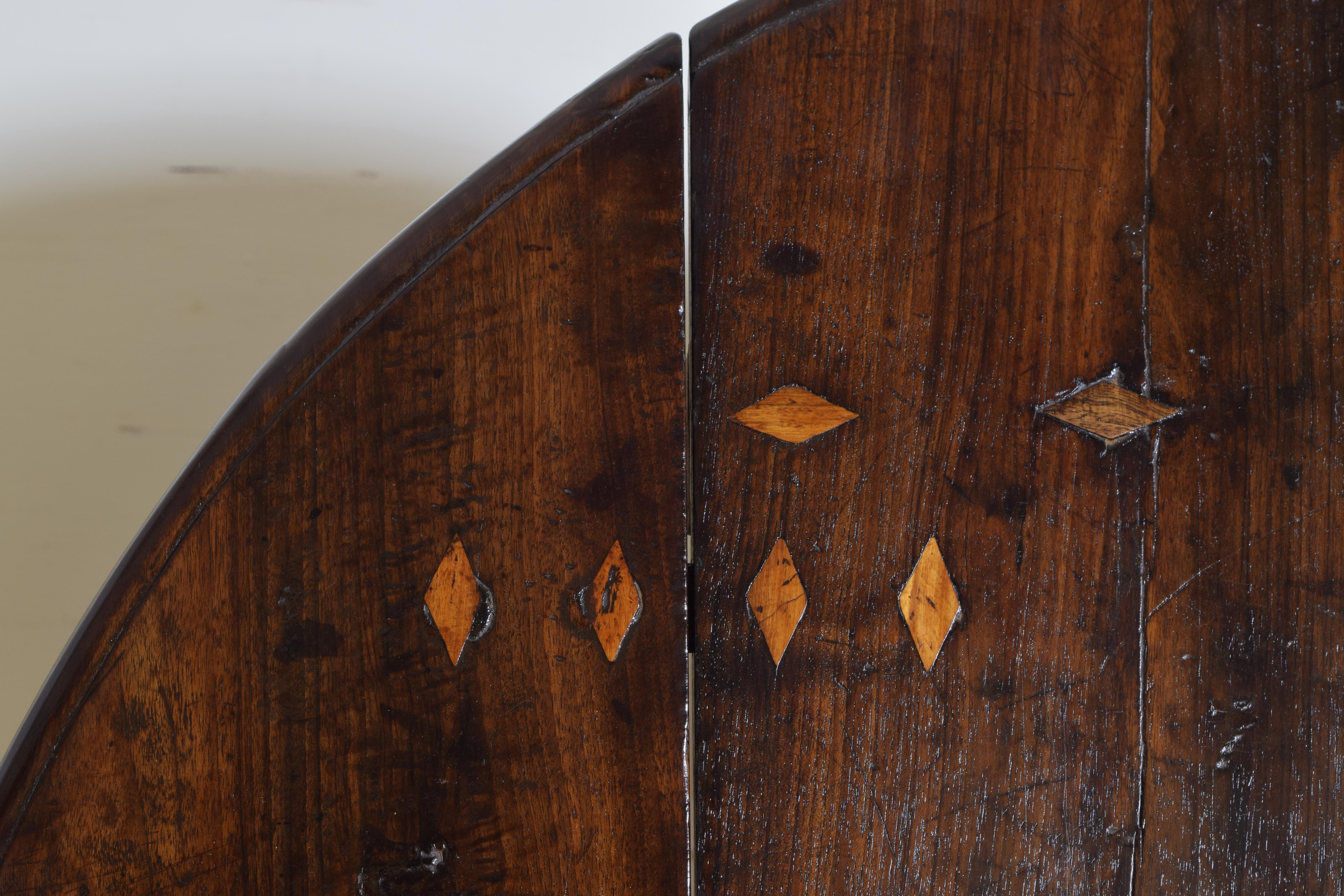 Portuguese Late Baroque Walnut and Inlaid 1-Drawer Drop-leaf Table 8