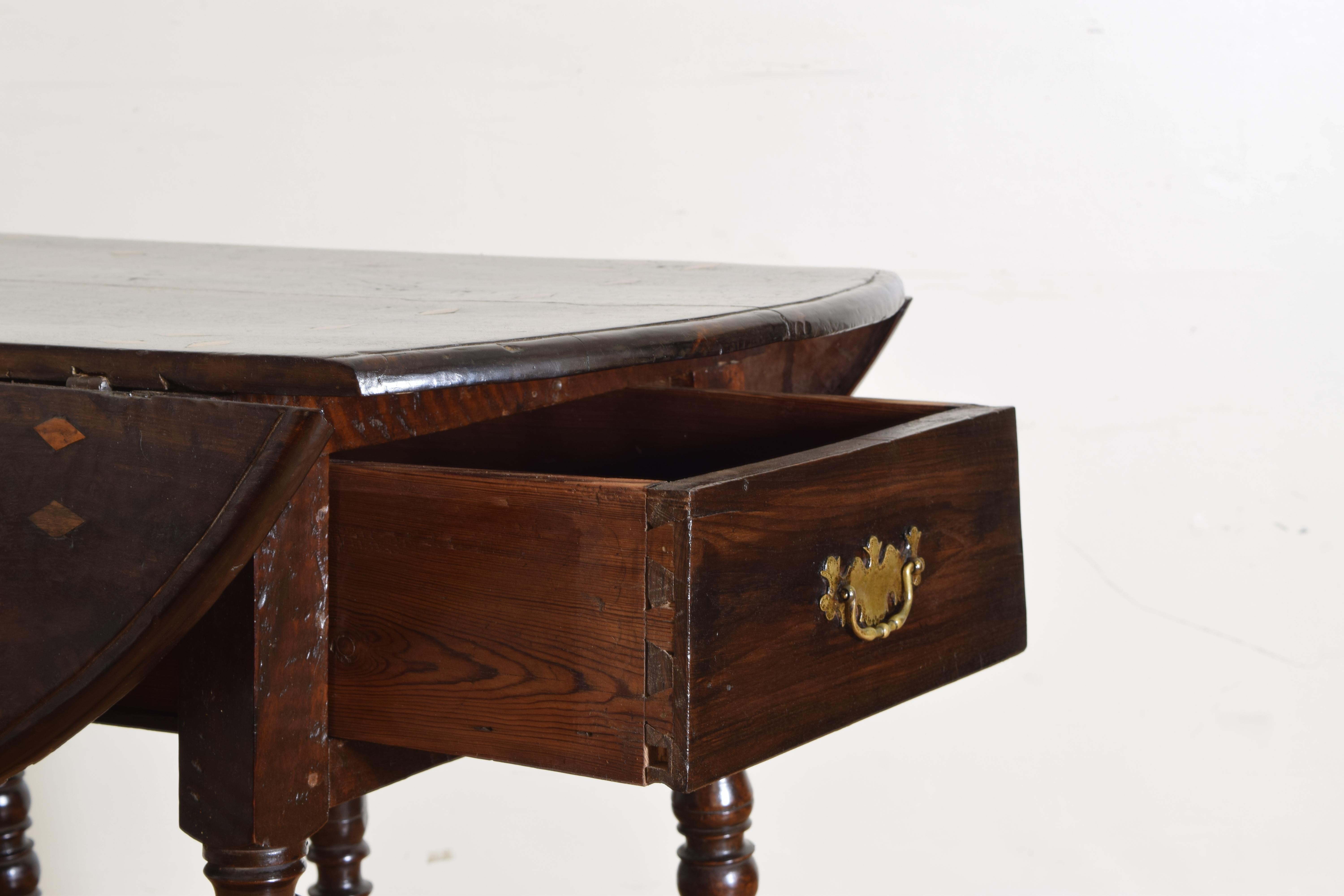 Portuguese Late Baroque Walnut and Inlaid 1-Drawer Drop-leaf Table 2