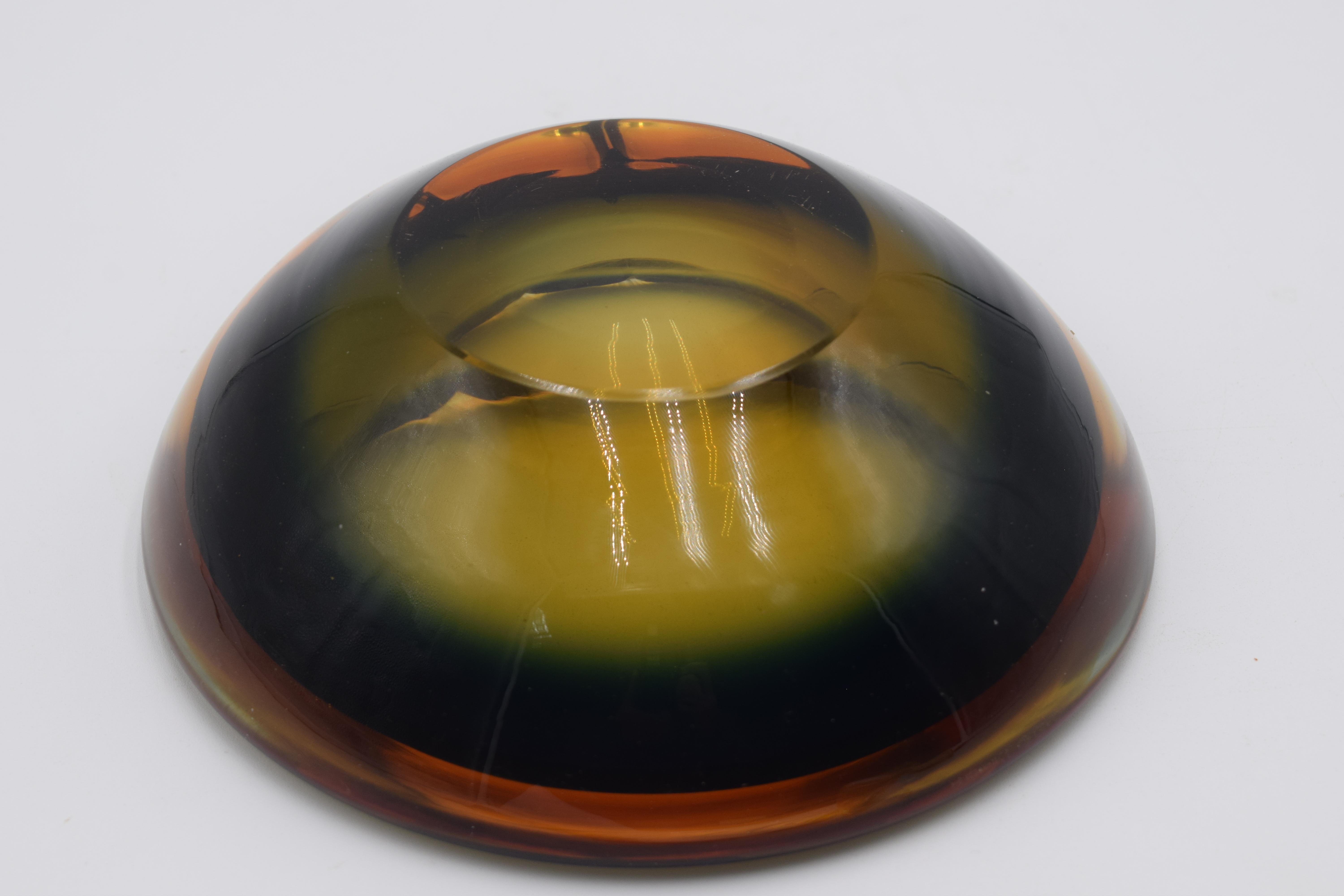 Aschenbecher aus Murano mit Zigarrenlöscher, 1970er Jahre. im Angebot 6