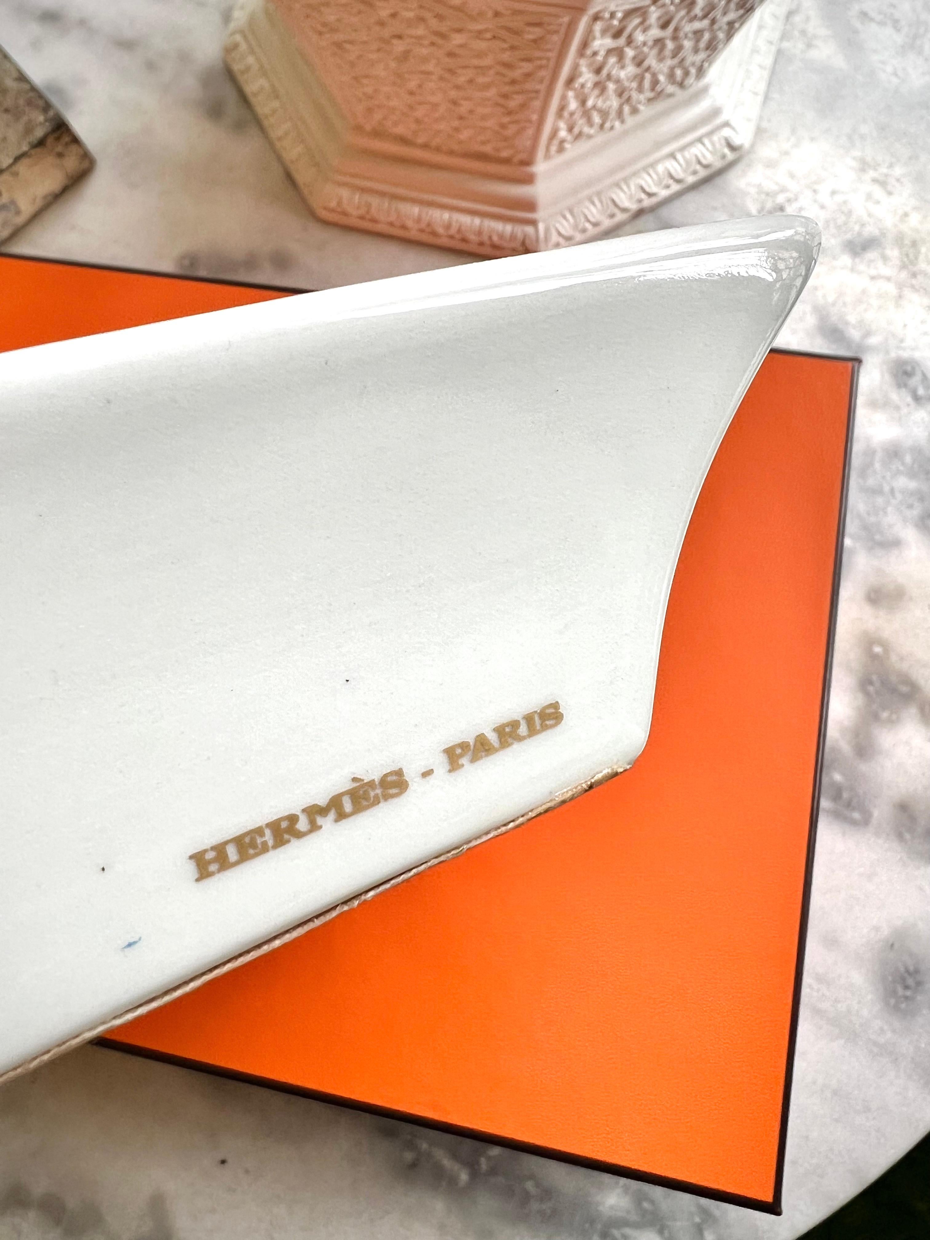 Hermès Aschenbecher (Beige) im Angebot