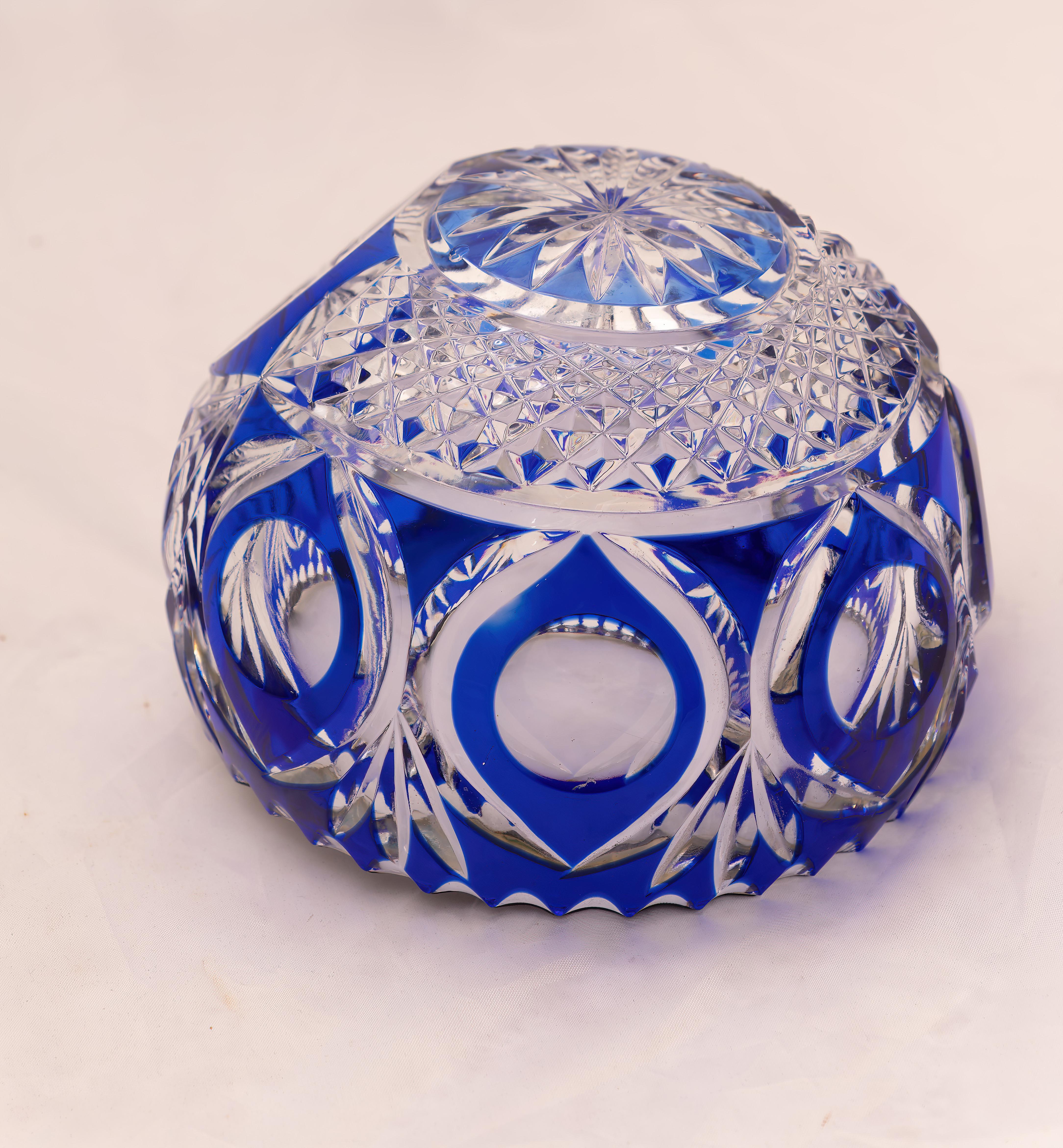 Aschenbecher aus böhmischem Kristall mit Gravur, Frankreich, 1960er Jahre (Mid-20th Century) im Angebot