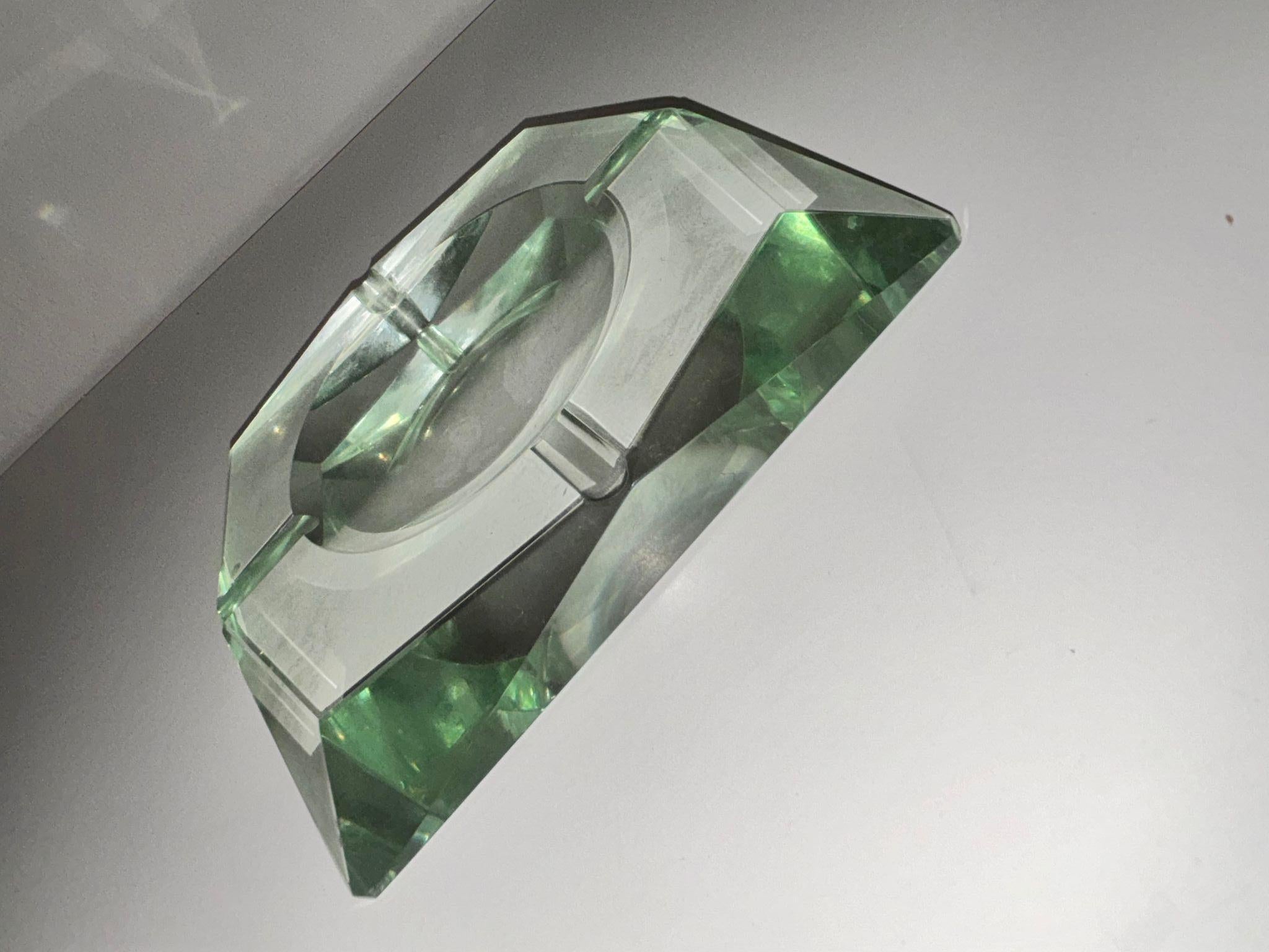 Mid-20th Century Posacenere in cristallo sfaccettato unicamente diamante Fontana Arte 1950 in vendita