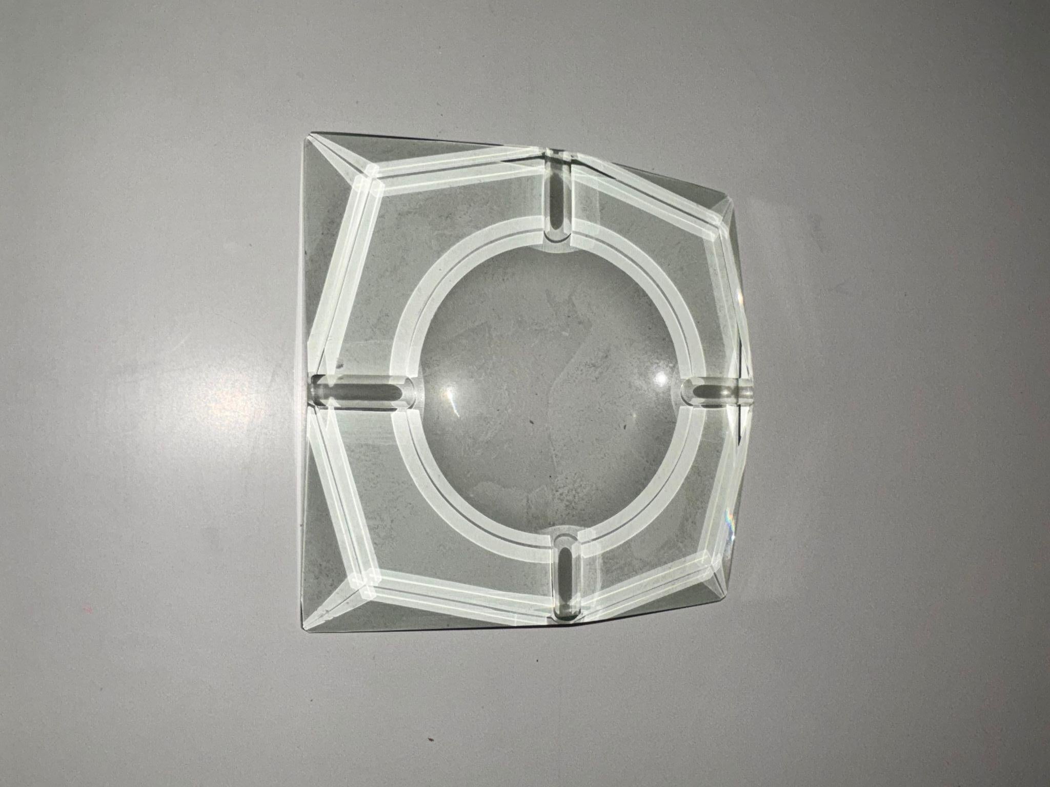 Posacenere in cristallo sfaccettato unicamente diamante Fontana Arte 1950 in vendita 1