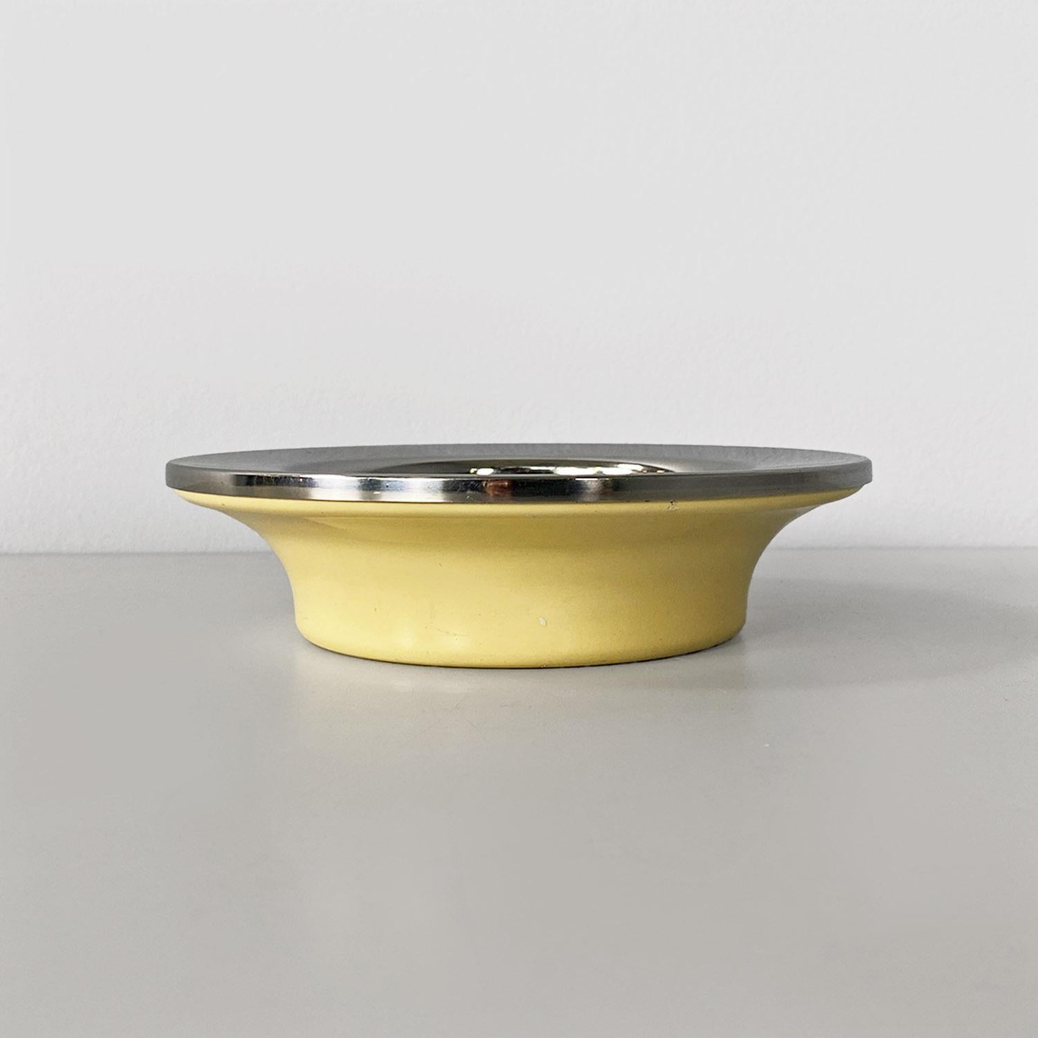 Modern Metal and plastic ashtray, modern Italian, Gino Colombini, Kartell 1970 For Sale
