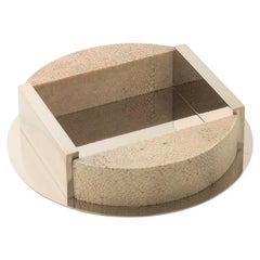 CENICERO DE MESA  en piel de gamuza  y detalles metálicos  diseño moderno