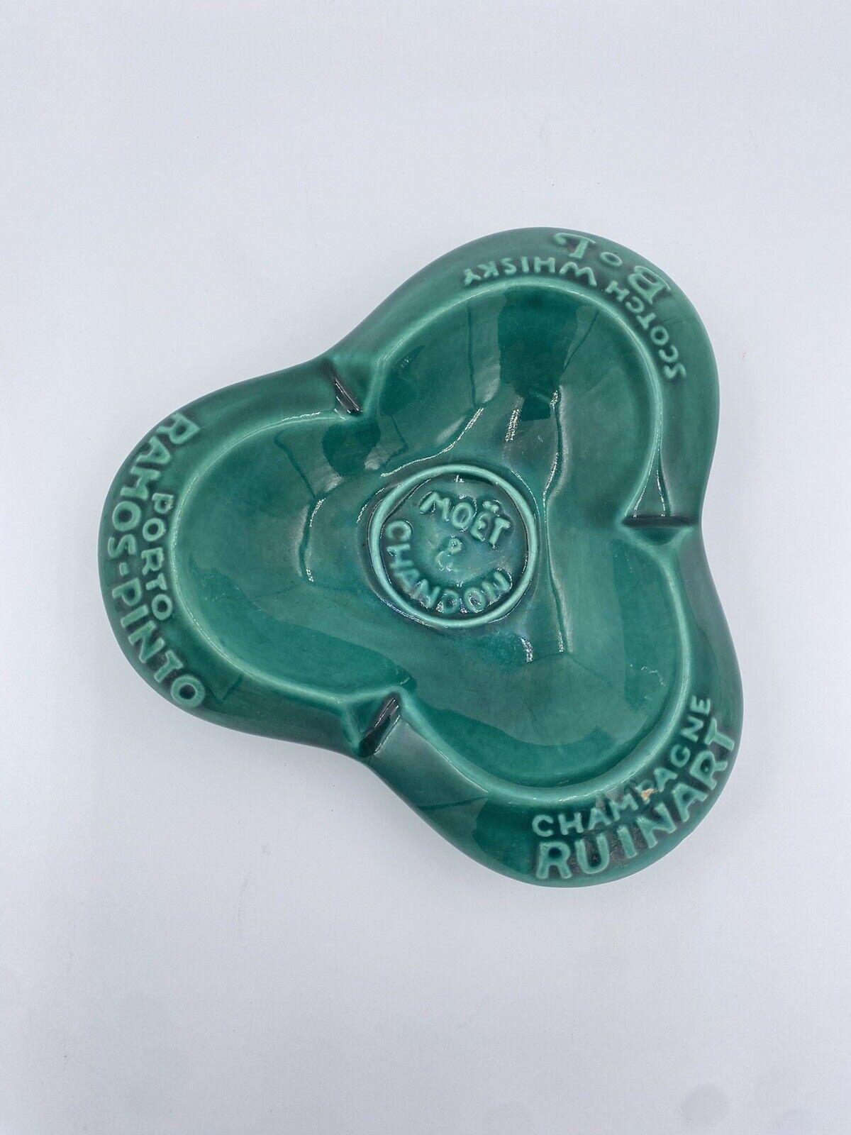 Moët & Chandon Porto Ramos Ashtray Punto Advertising Gadget Vintage Ceramic In Good Condition In Taranto, IT
