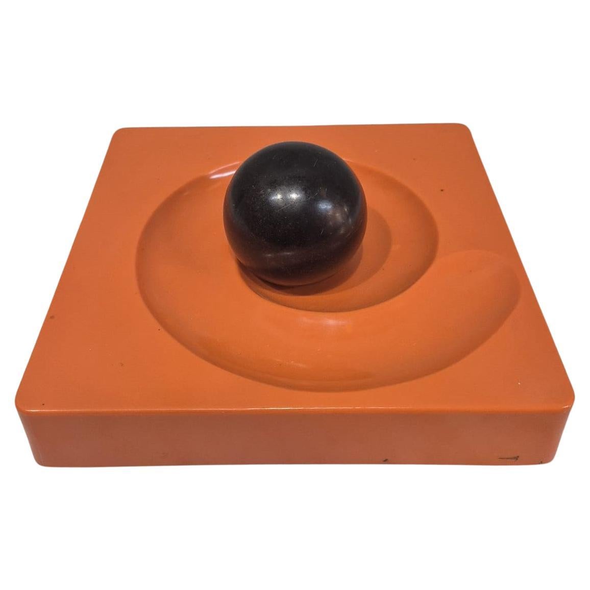 Peduzzi Riva orange Spiros ashtray for Artemide, 1960s For Sale