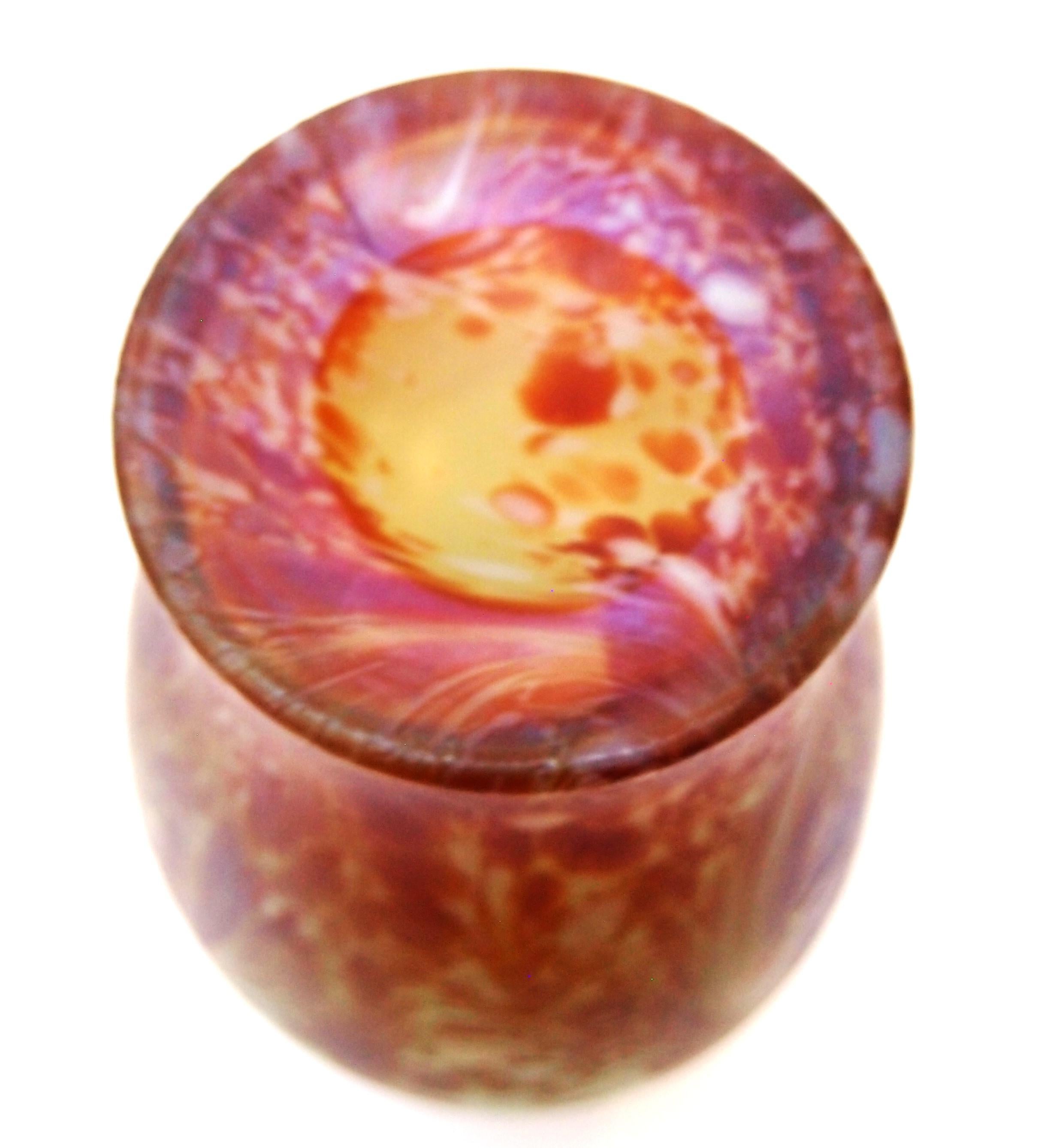 Vetro artistico Vaso in vetro di Poschinger giallo iridato e miele screziato del 1900 circa in vendita