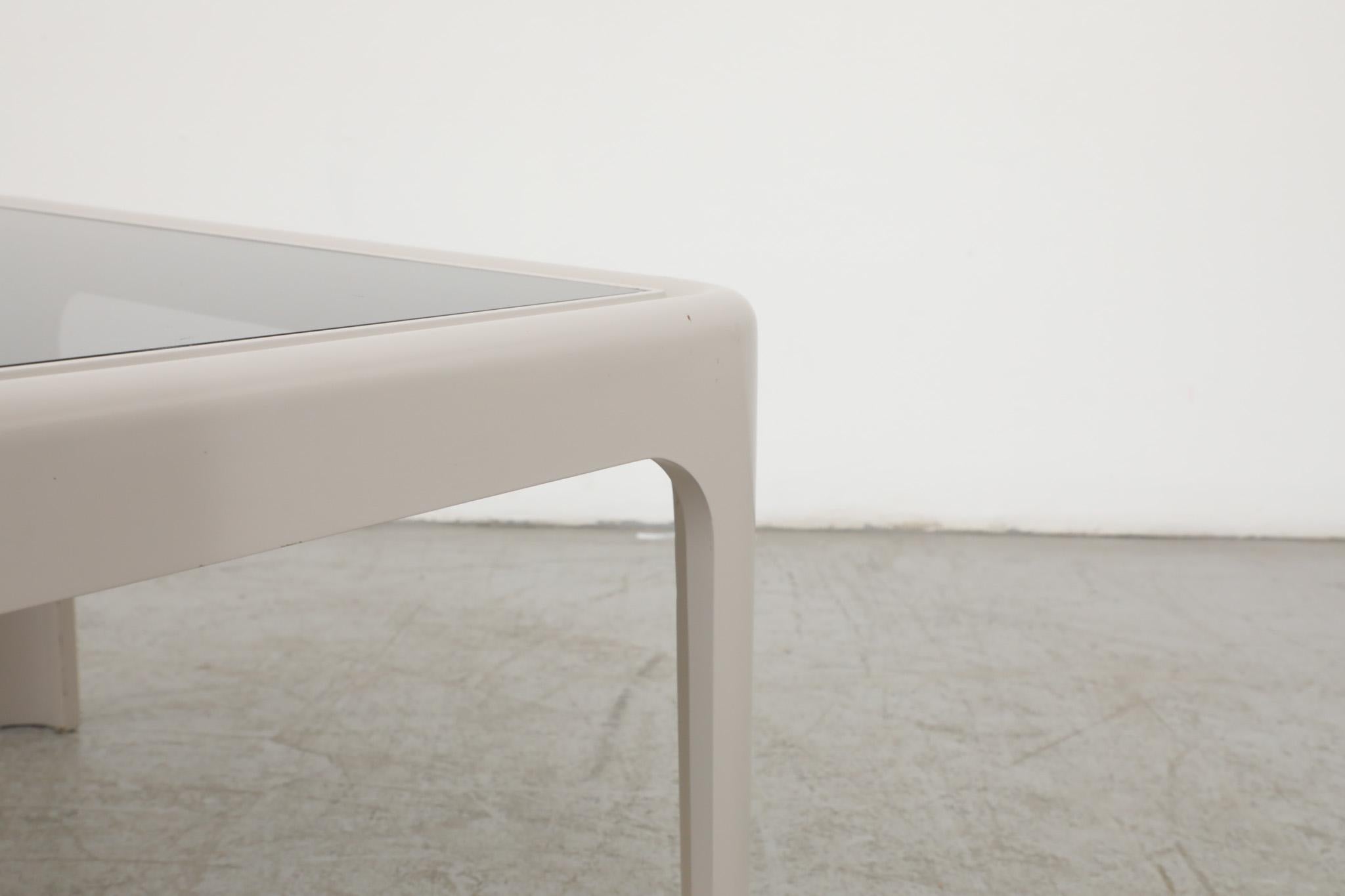 Poschinger Pur-Möbel Table basse carrée en verre gris pâle et bronze MOD Acrylique en vente 4