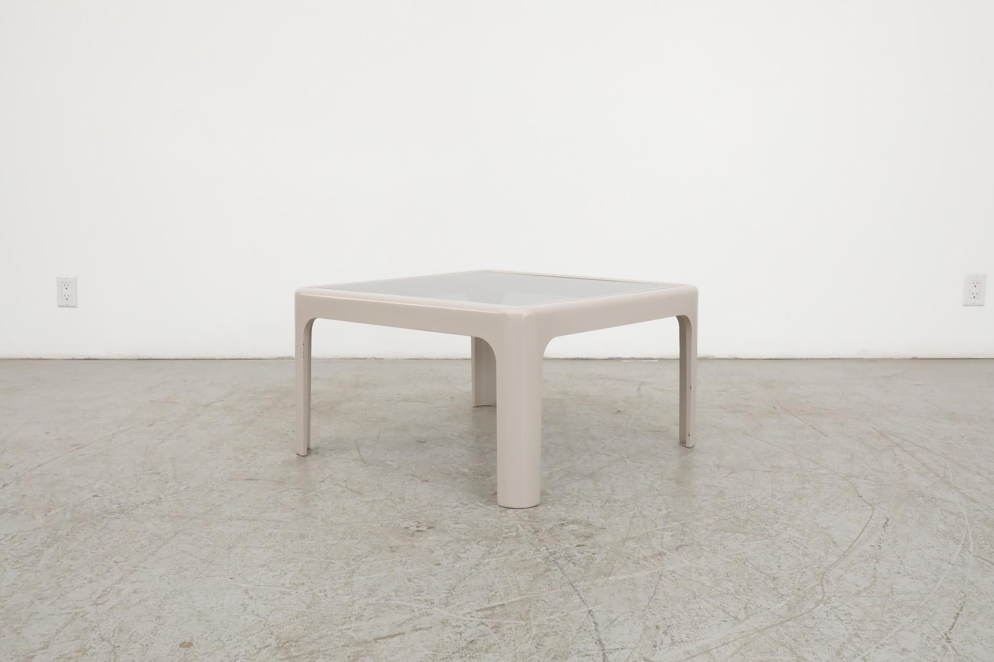 Mid-Century Modern Poschinger Pur-Möbel Table basse carrée en verre gris pâle et bronze MOD Acrylique en vente