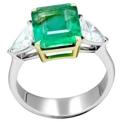 Posh 3.01 carat Emerald Diamond 18K Gold Ring for Her